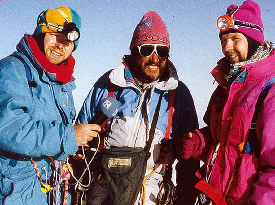 Who are these alpinists? And where can I get these goggles? r/climbing