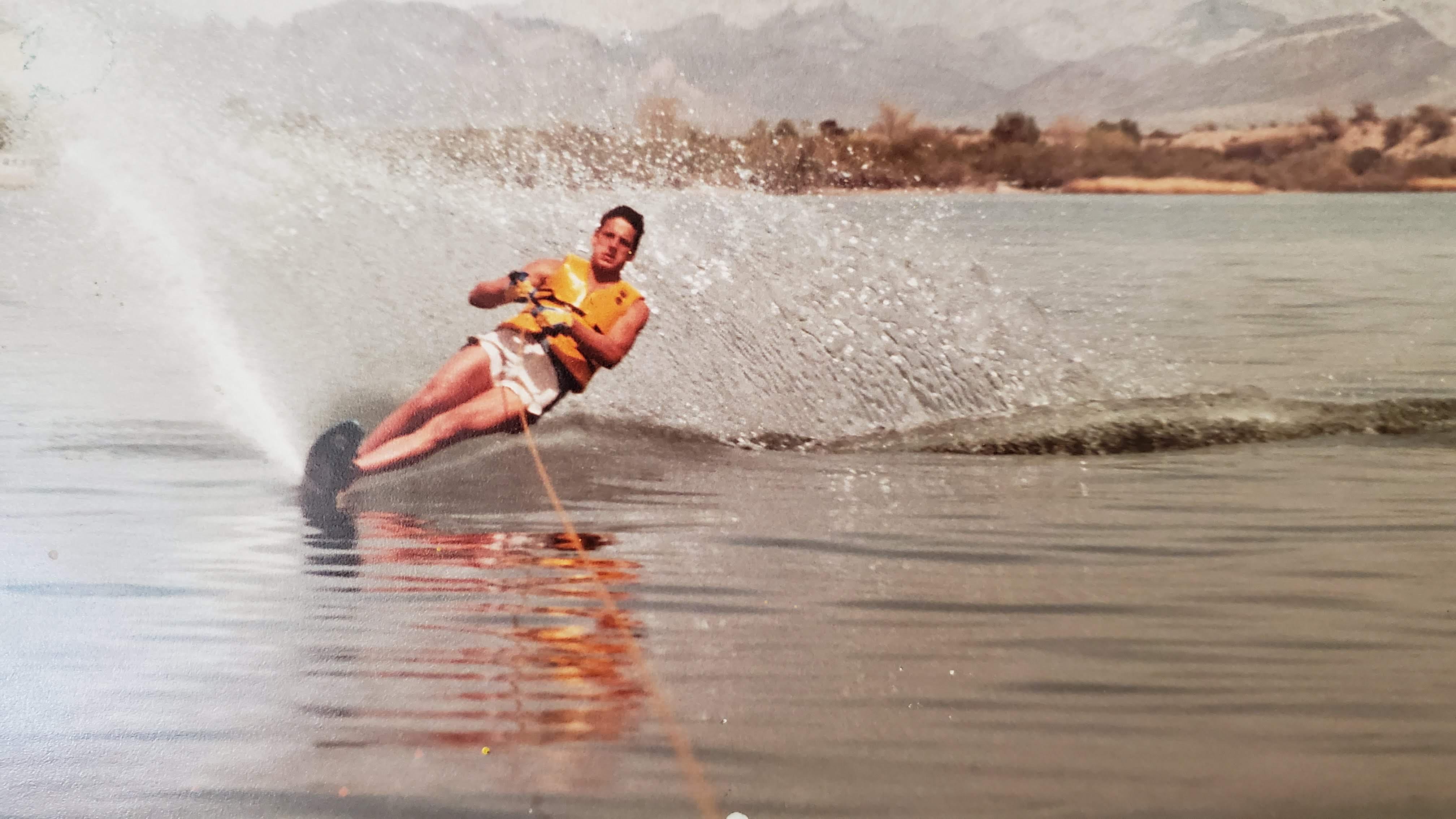 My dad water skiing Lake Havasu, AZ (1980's). r/OldSchoolCool