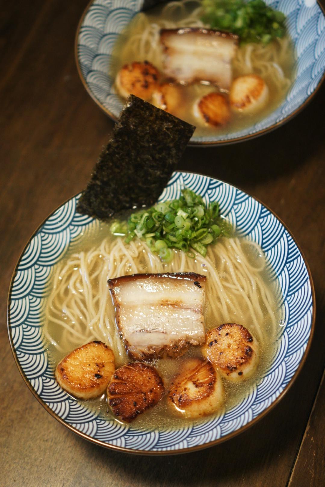 Shio double stock tori chintan/dashi with scallion fish oil, seared scallops and pork chashu ramen