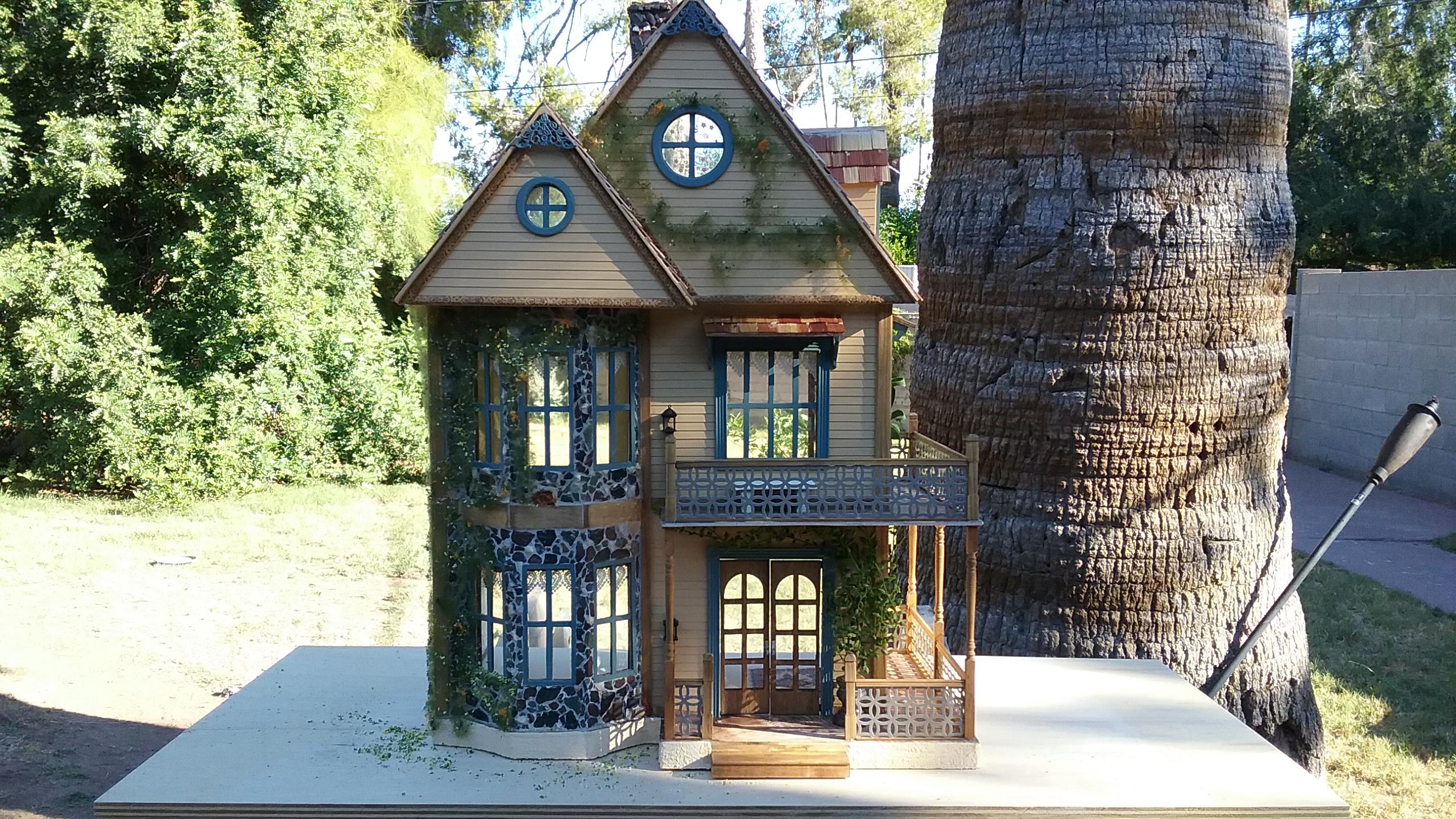 The Tennyson Dollhouse r/Dollhouses