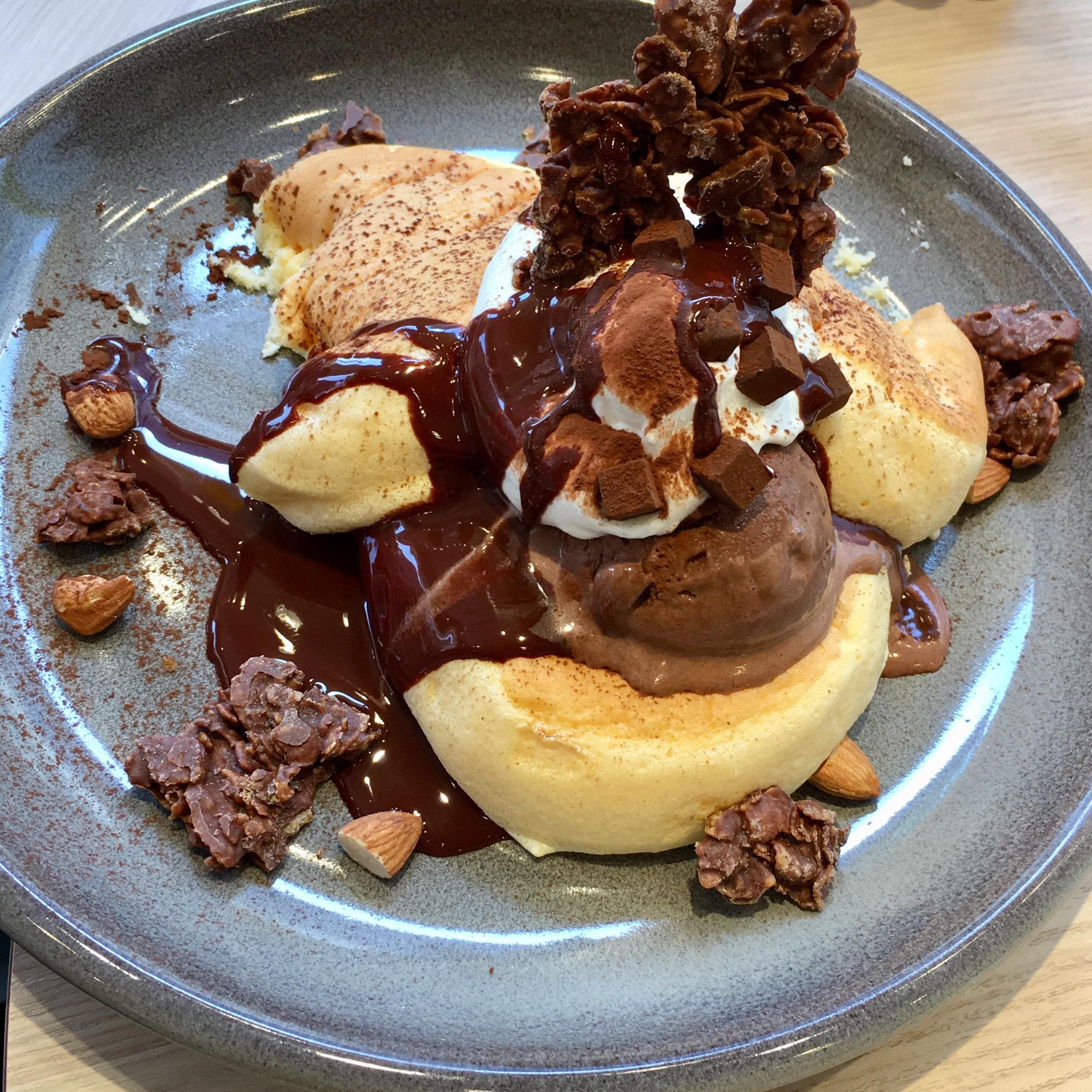 Flipper’s Kiseki Pancakes in Shibuya, Japan. r/FoodPorn