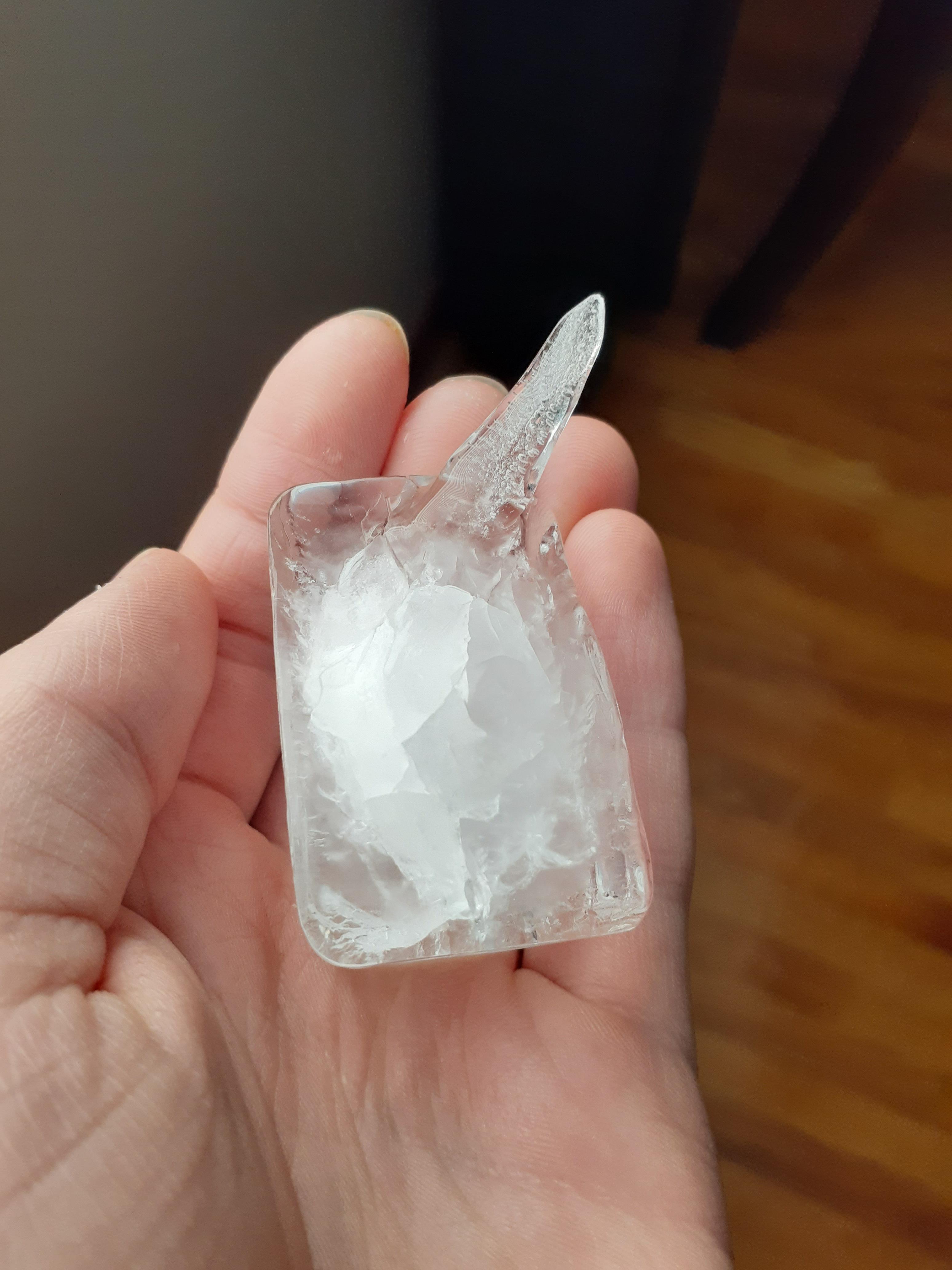 Giant ice spike on this ice cube. r/mildlyinteresting