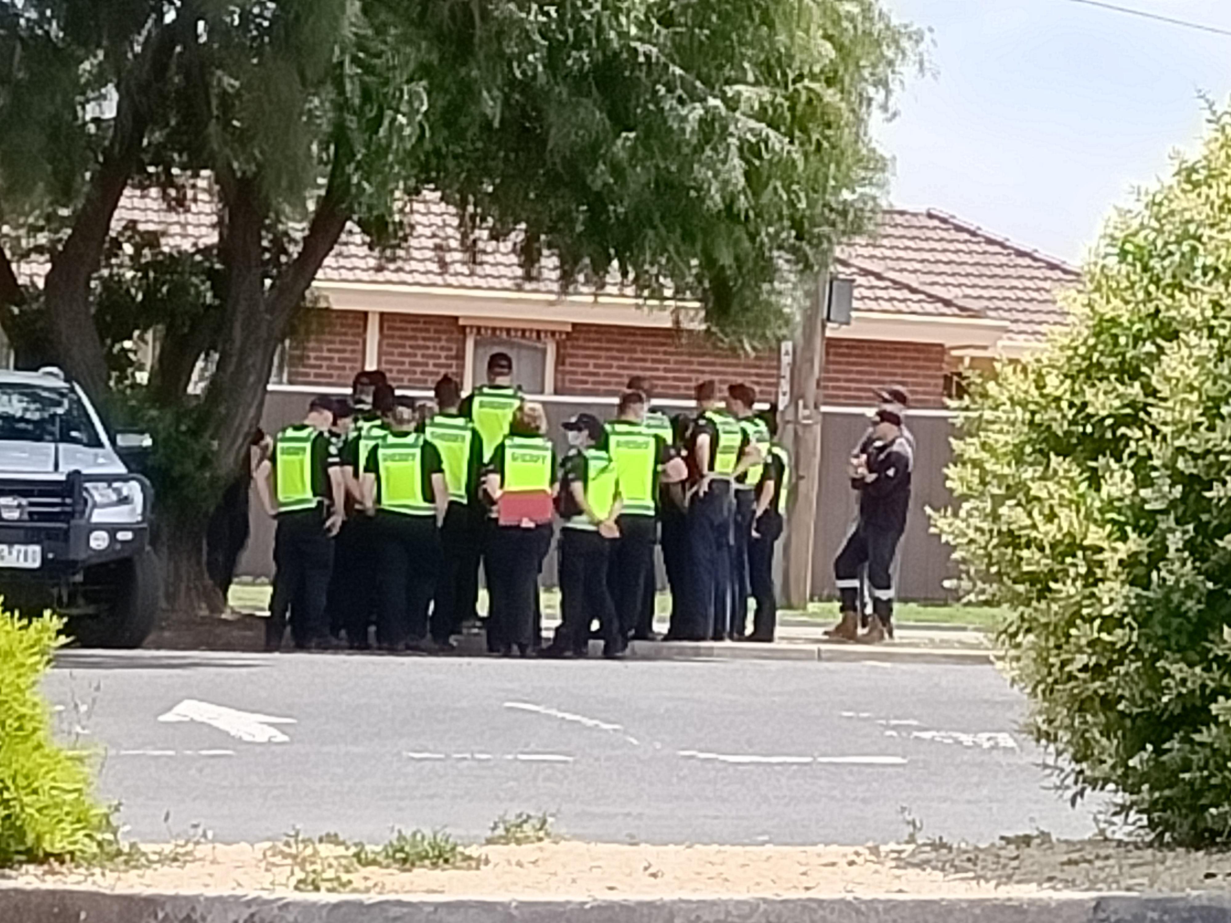 Sheriff Action in Thomastown r/melbourne