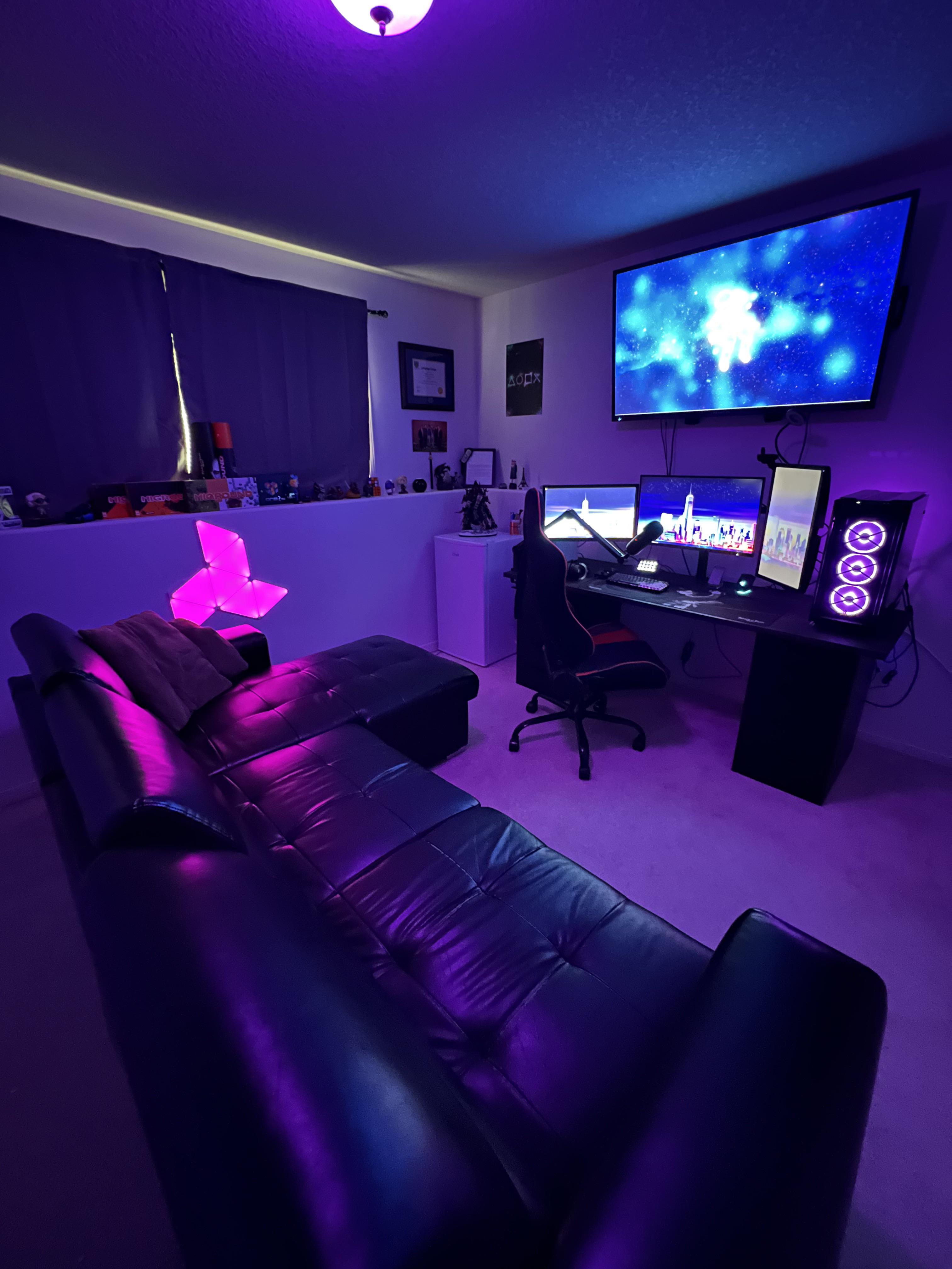 Gaming/Streaming/Movie Room r/battlestations