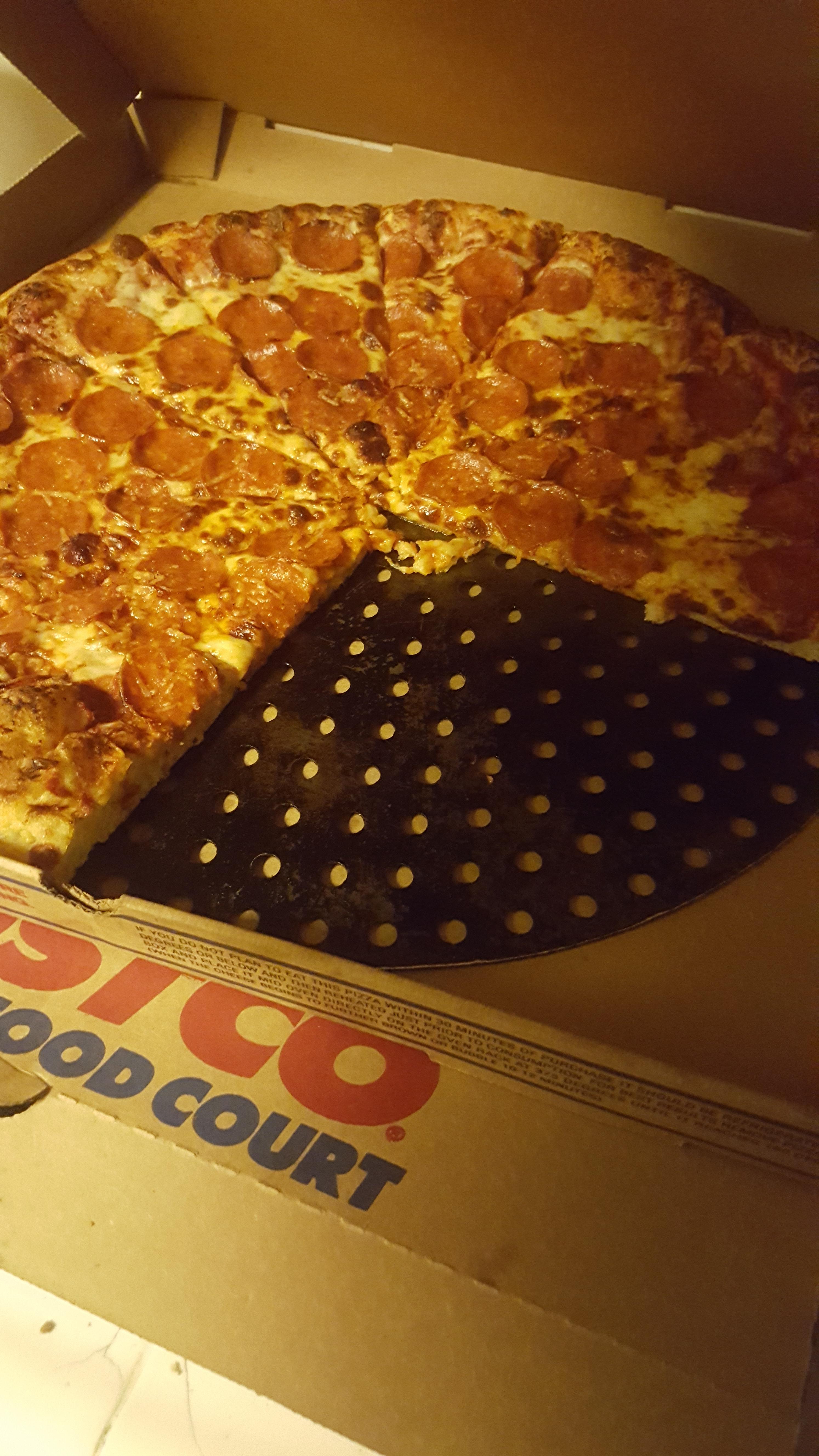 Costco left their pizza pan in my pizza box. r/mildlyinteresting