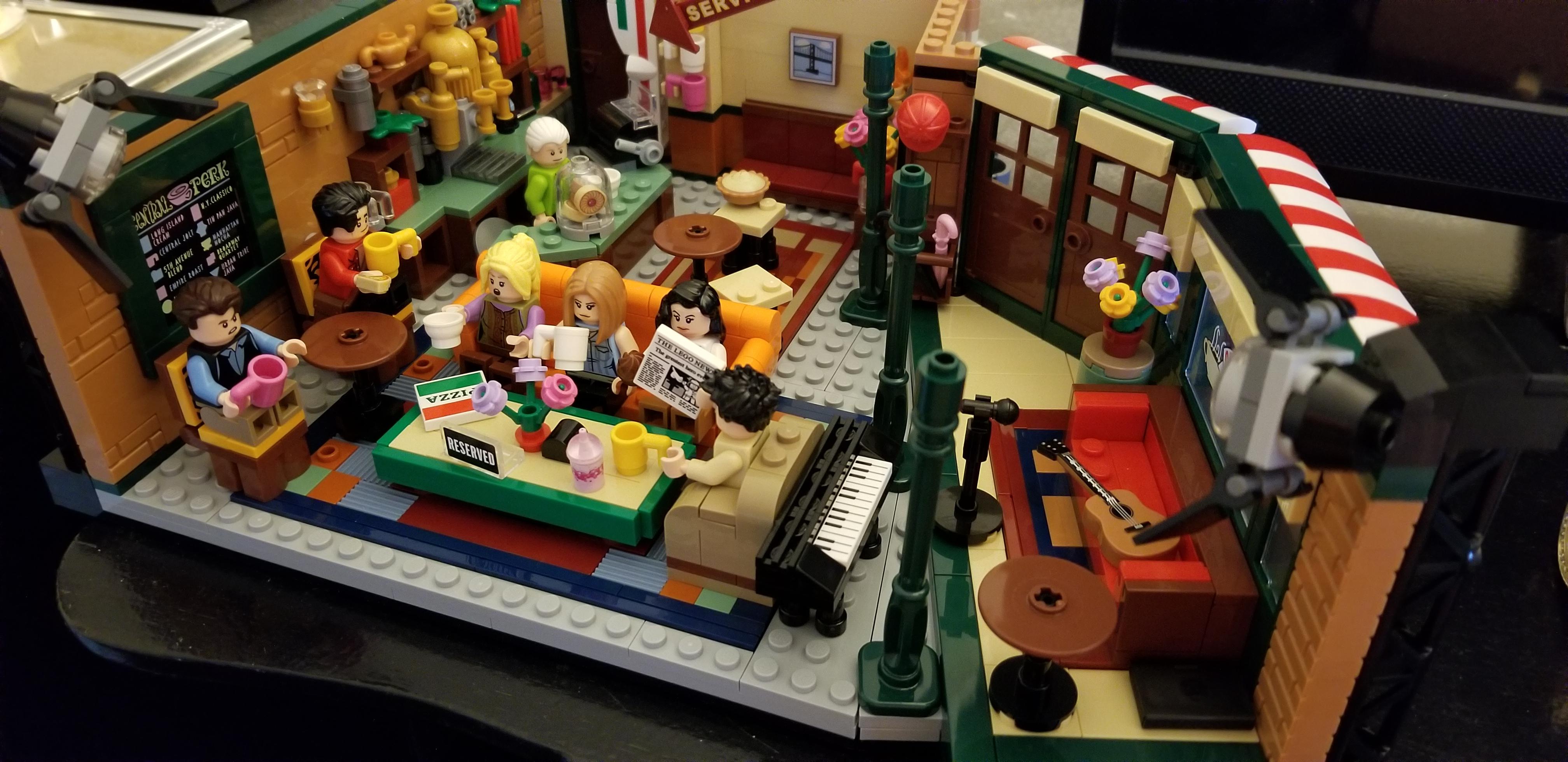 Friends Central Perk lego set r/lego