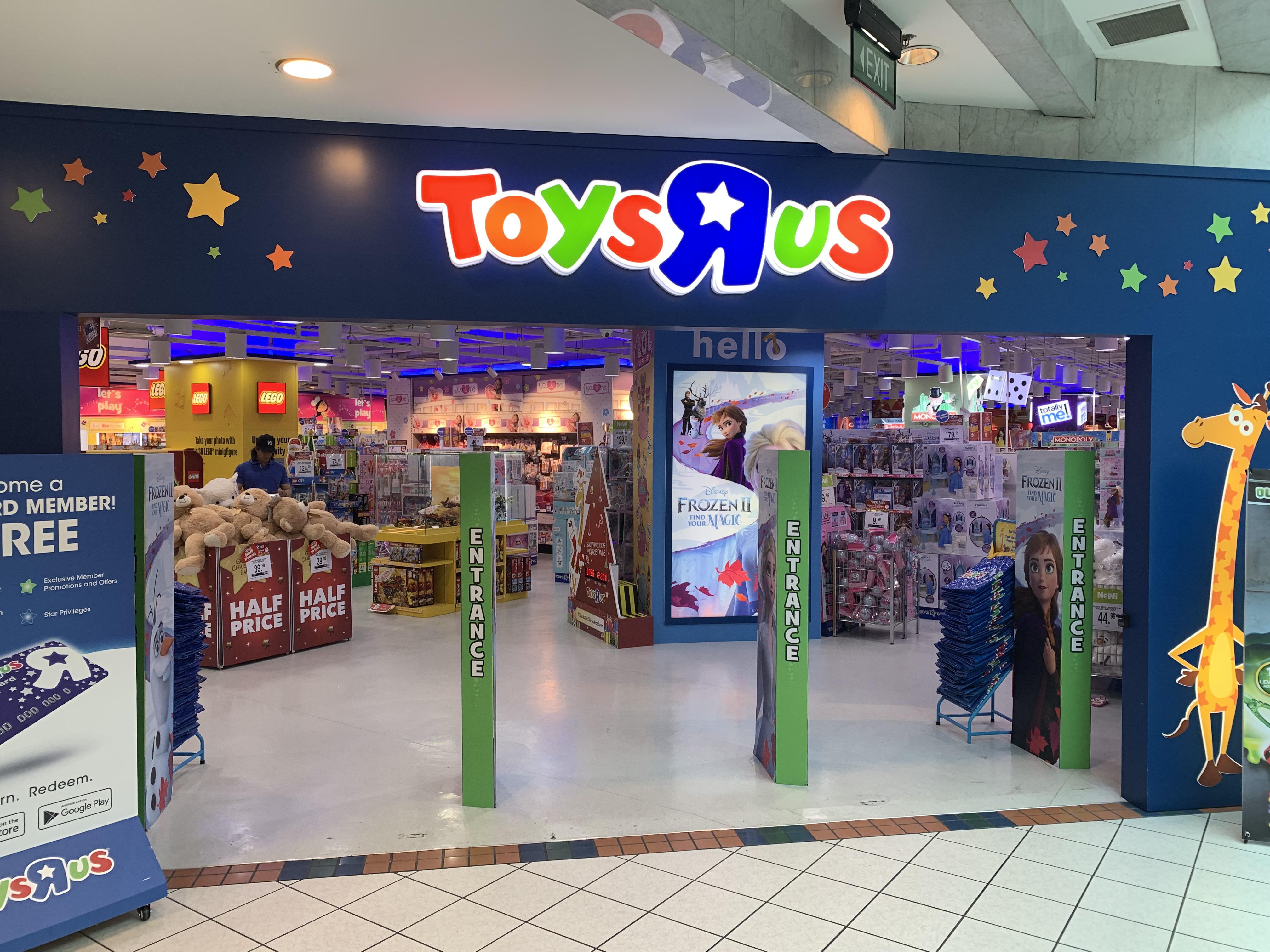 Toys R us Alive and well in Singapore. r/mildlyinteresting