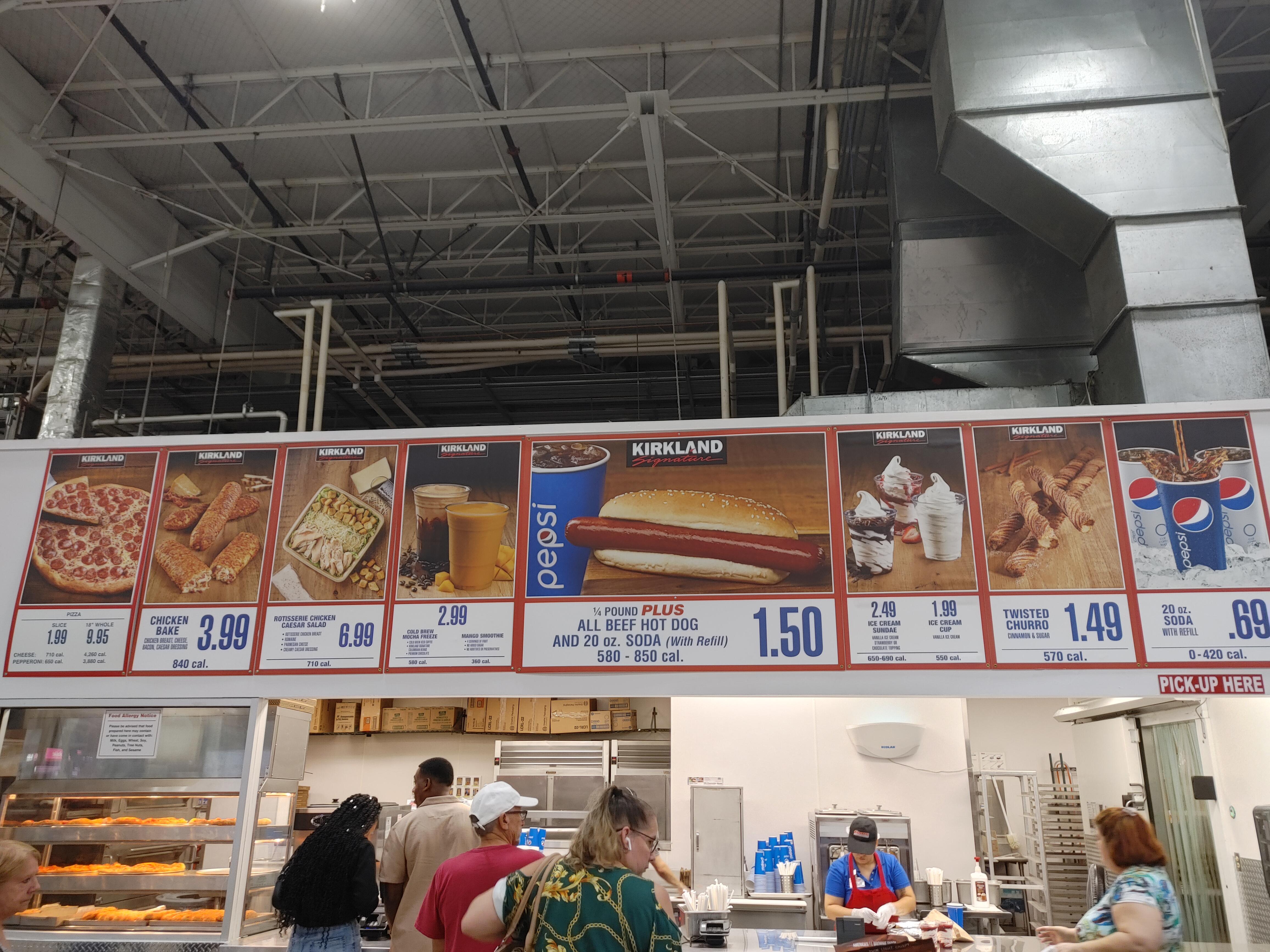 Food court in Puerto Rico r/Costco