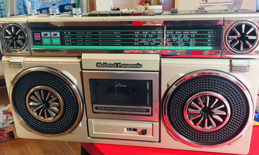 Does anyone know the model of this boombox or have a rough estimate of