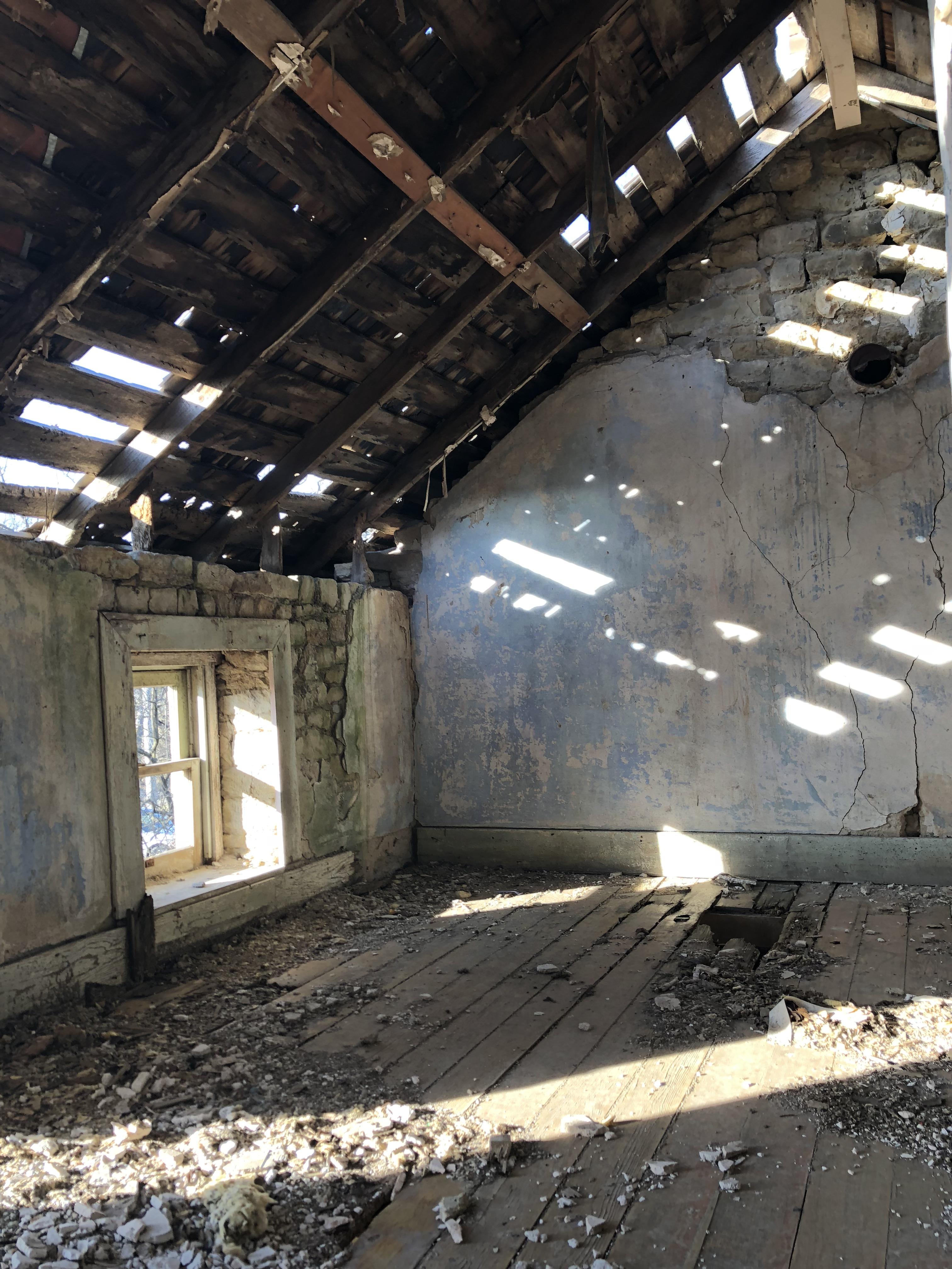 Second floor of an abandoned farmhouse in Burns, Kansas [4032x3024] r