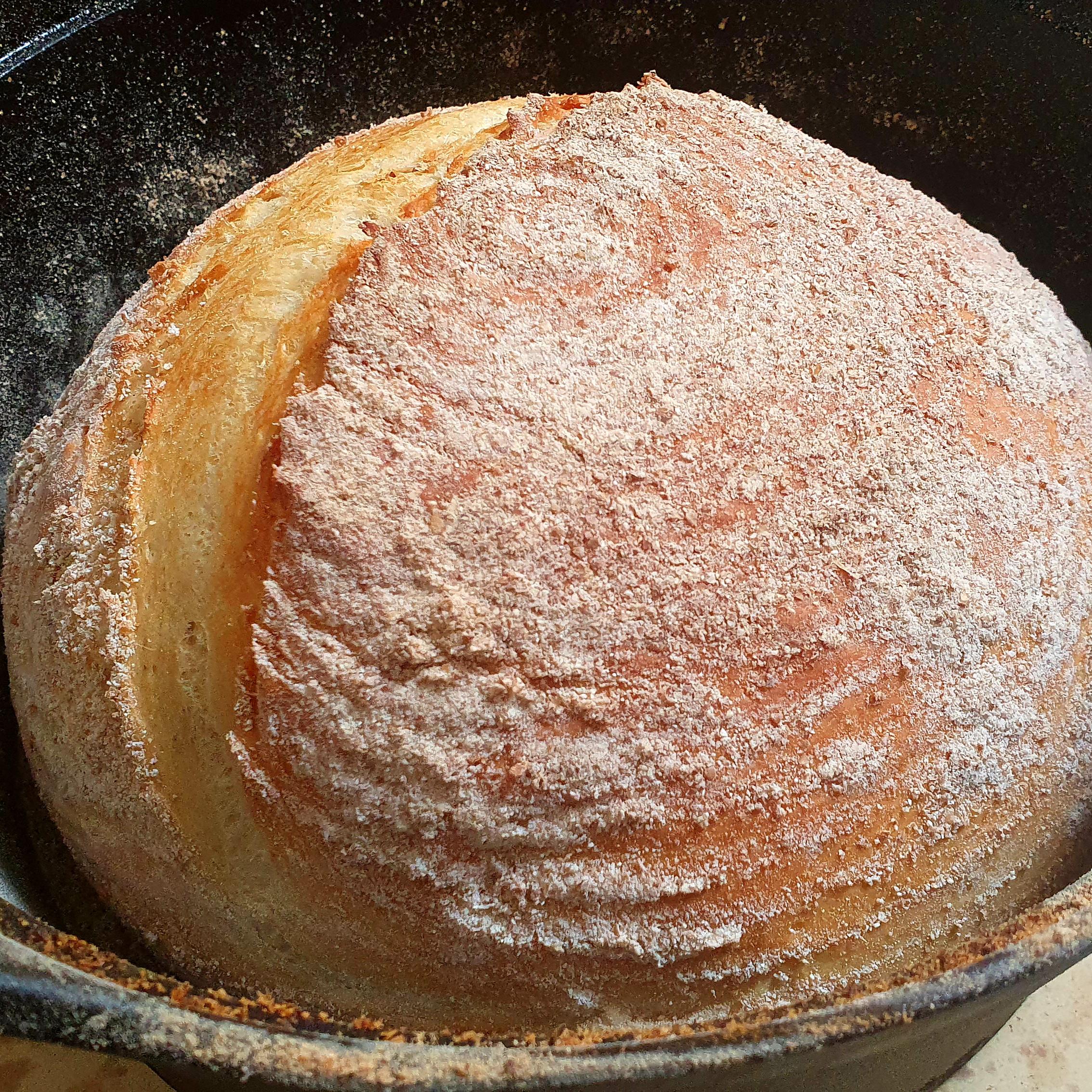 Dutch oven bread, gotta love it. r/breaddit