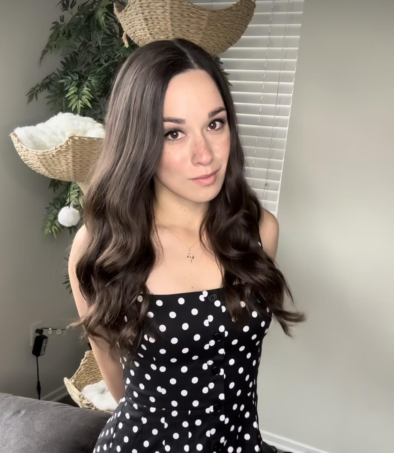 Just a photo I feel cute in :). I hope you have a lovely day. : u