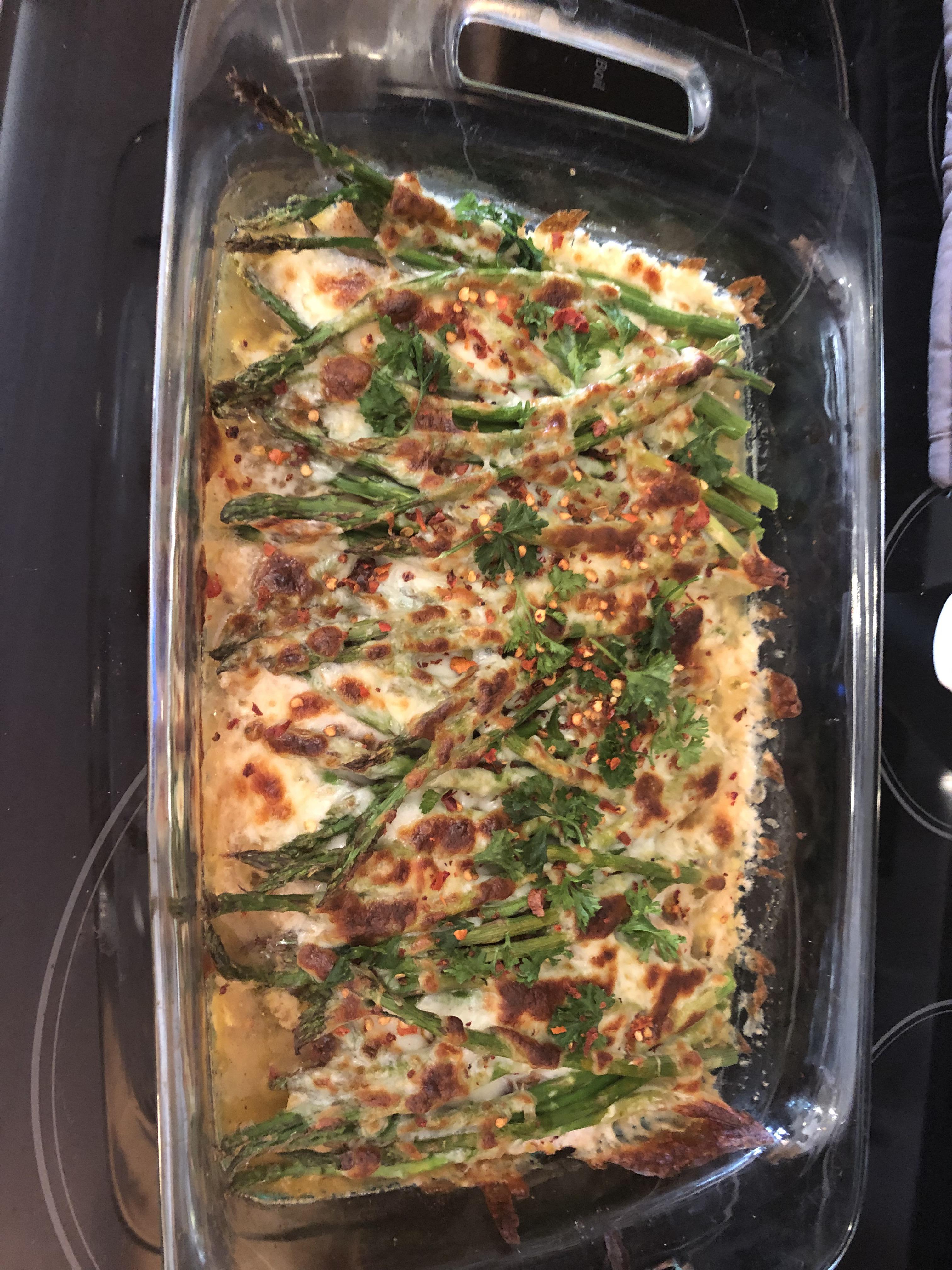 My wife’s lemon asparagus chicken bake r/FoodPorn