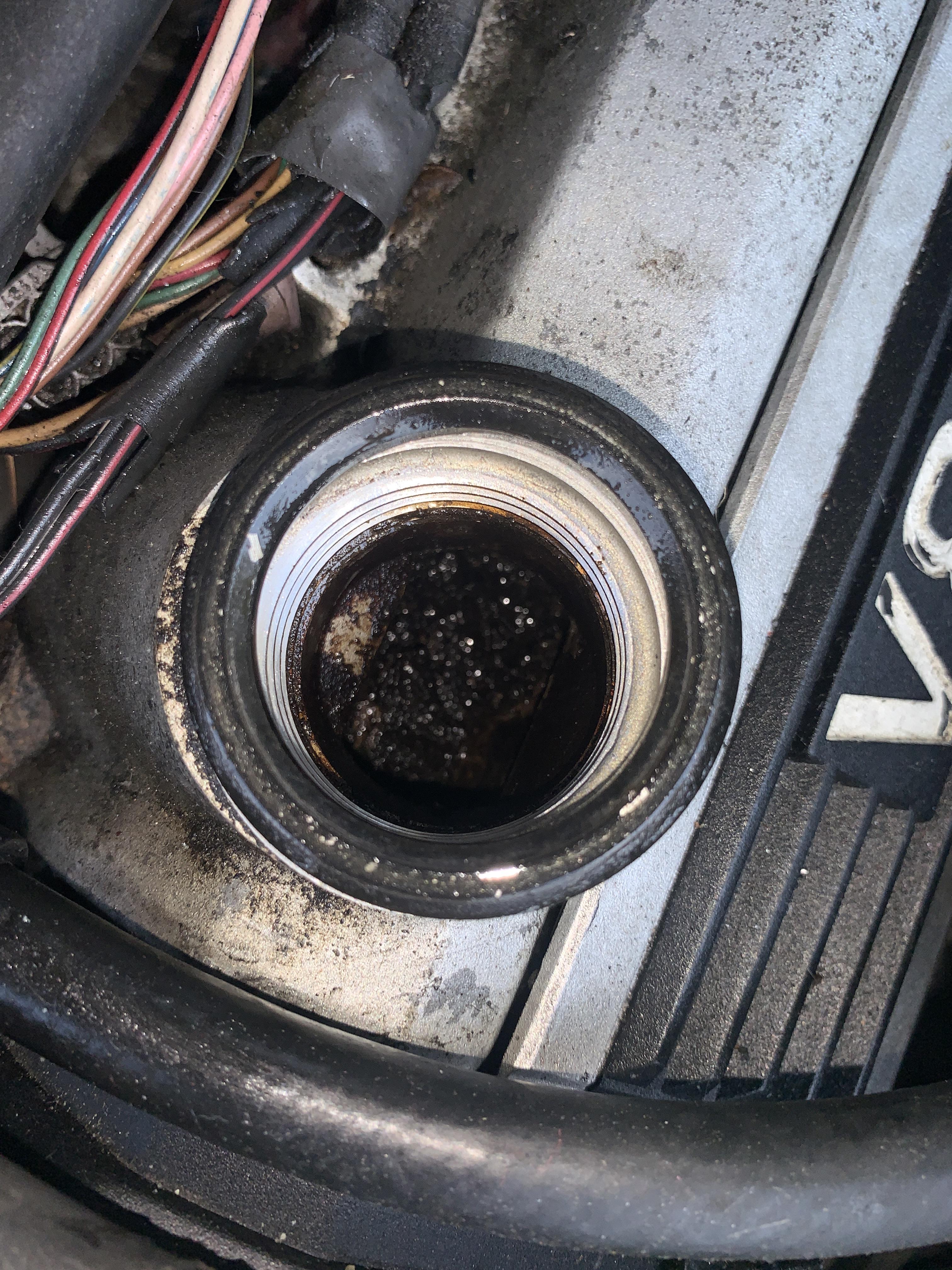 Sedimenty gunk in my oil.anyone know if this is normal : r/MechanicAdvice