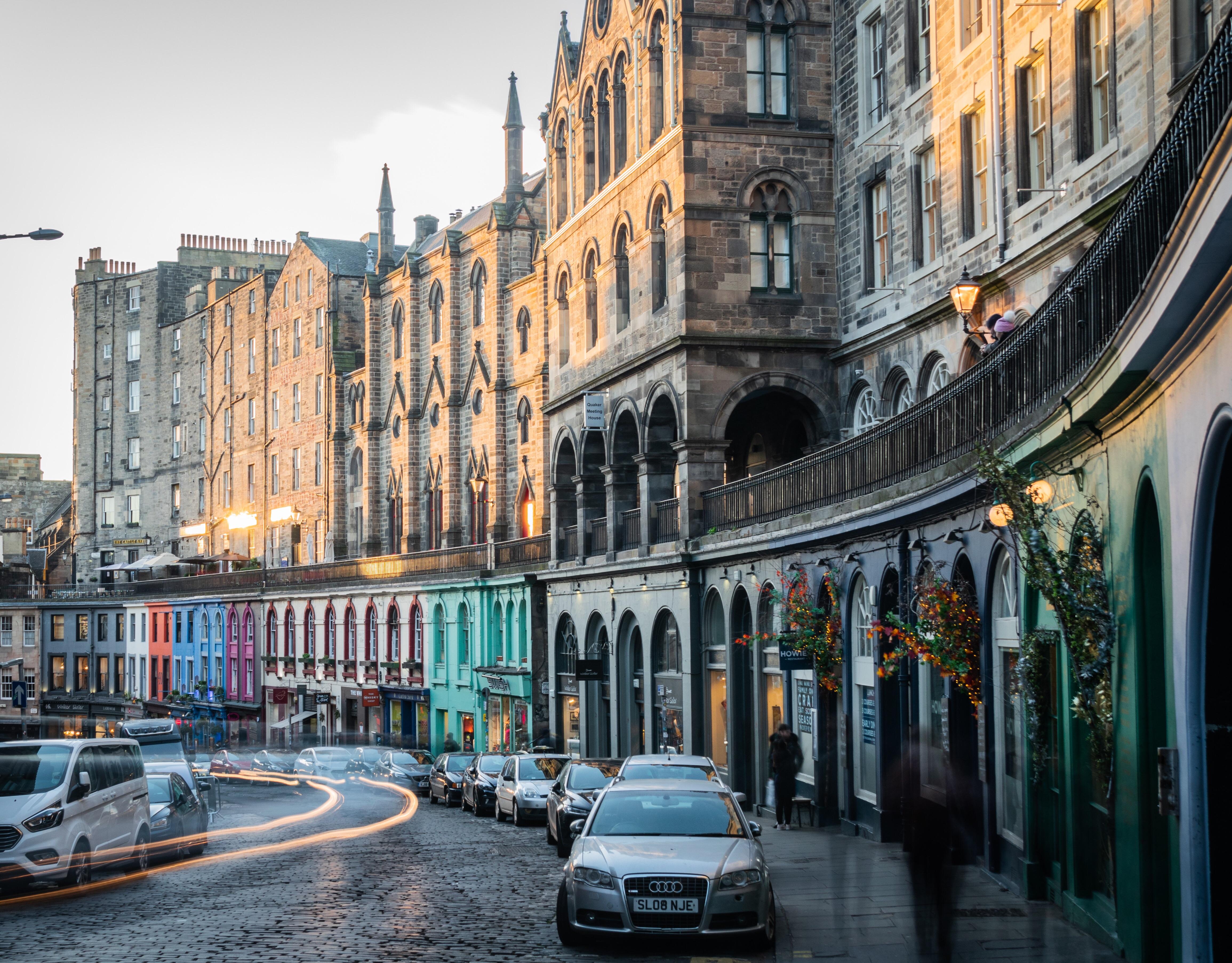 Victoria Street, looking towards Grassmarket, Edinburgh r/Scotland