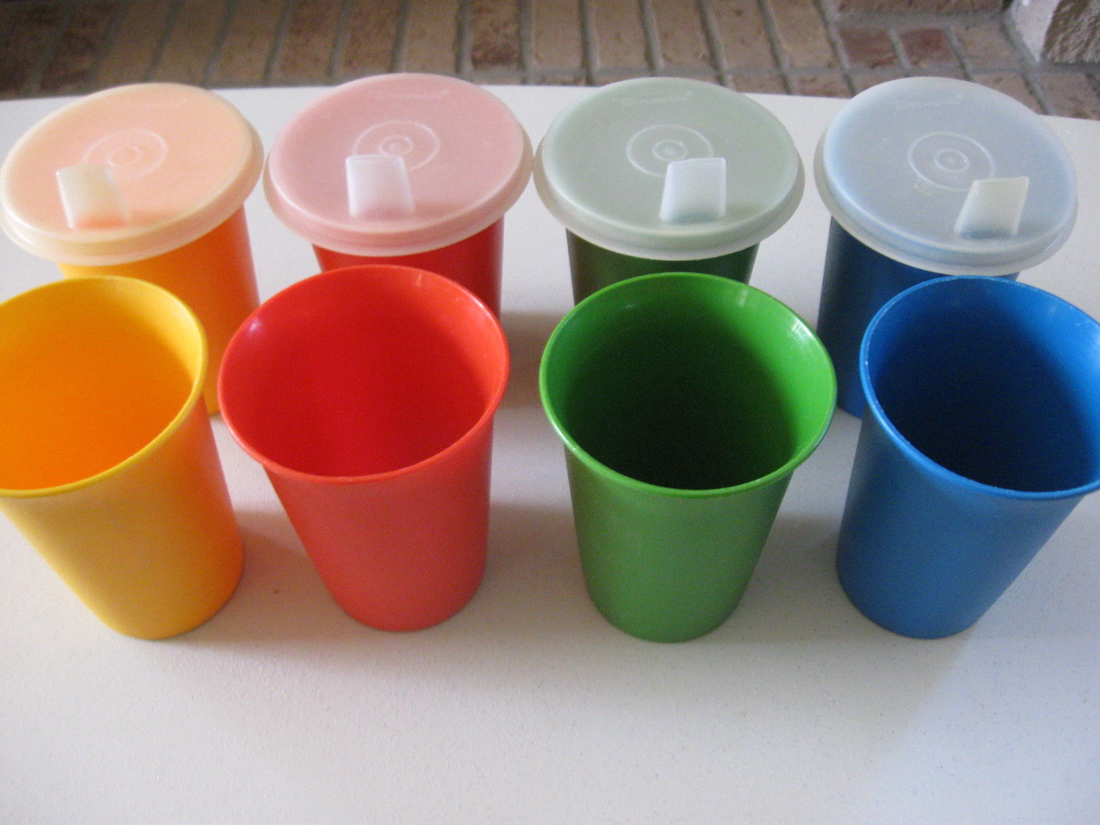 Oh Tupperware sippy cups you take me back... way back! r/nostalgia