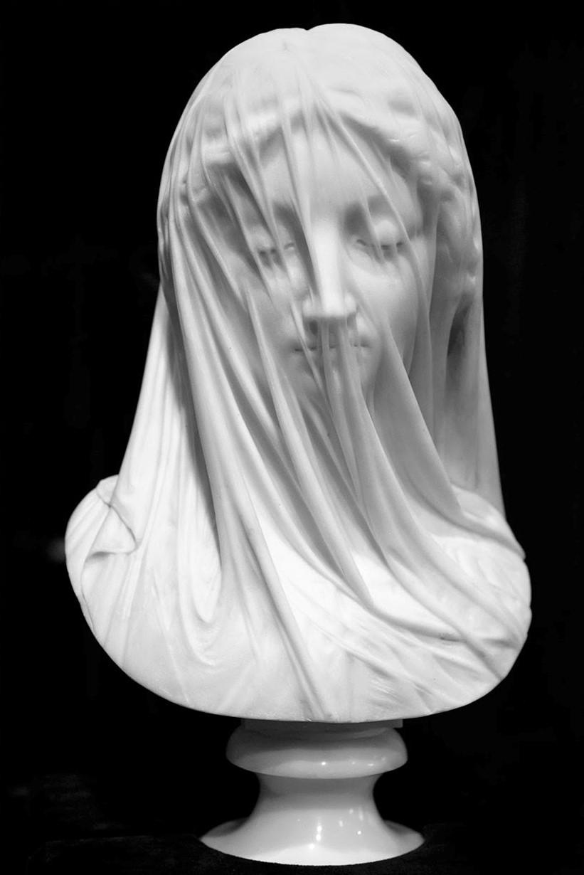 Italian sculptor Giovanni Strazza's "The Veiled Virgin". r/pics
