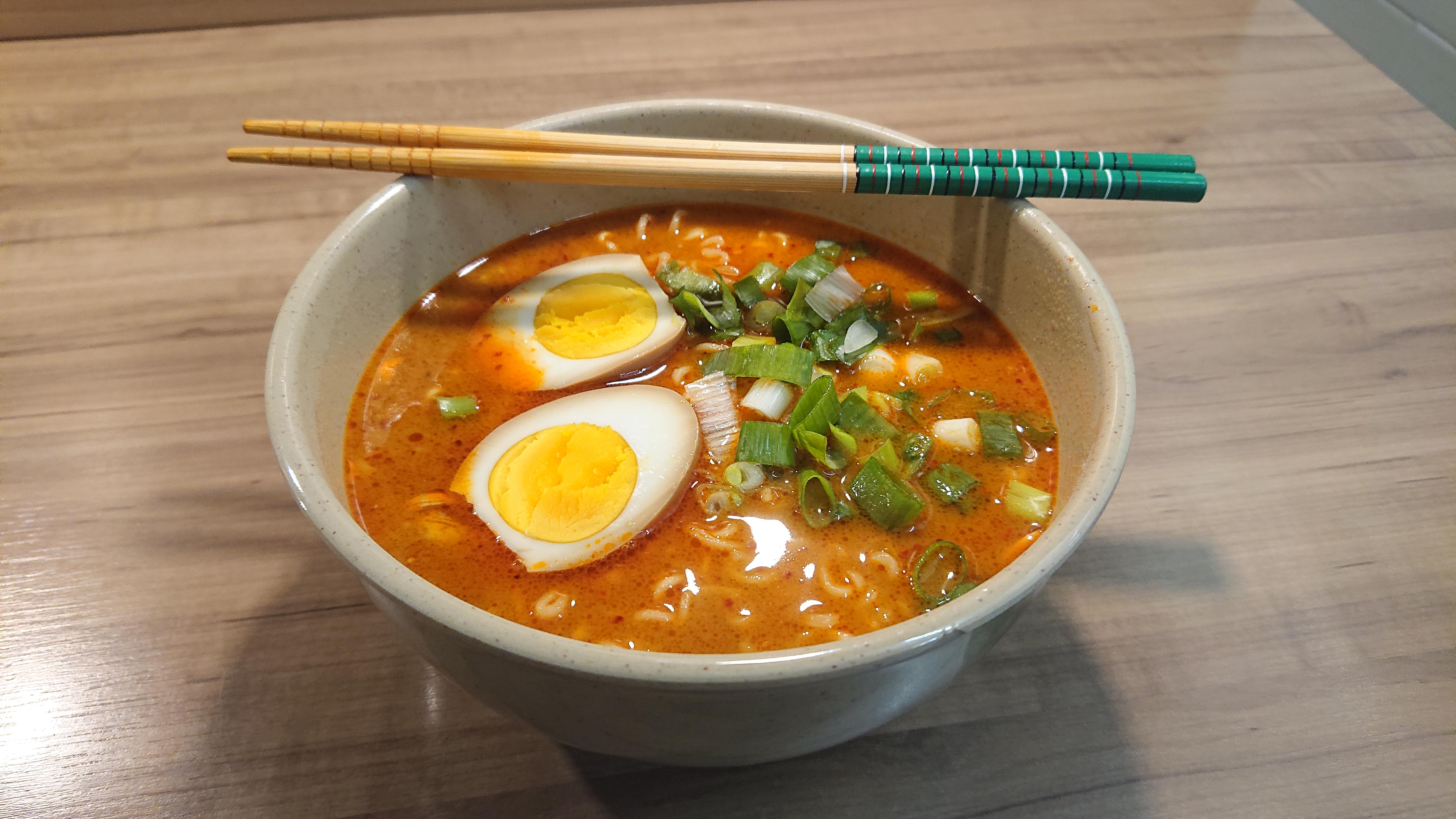 Kara miso ramen with instant noodles... More toppings next time 😕 r/ramen