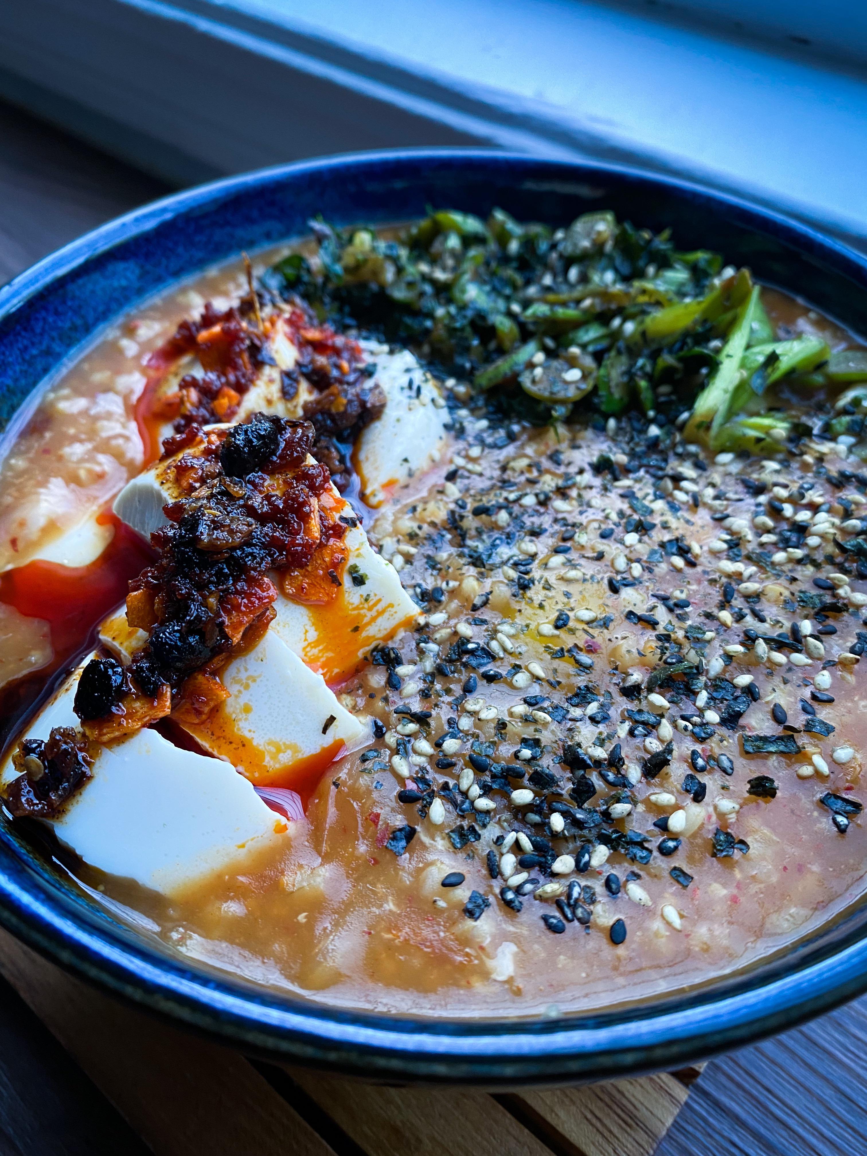 [Homemade] Brown Rice & Kimchi Porridge, Sautéed Chinese Cabbage