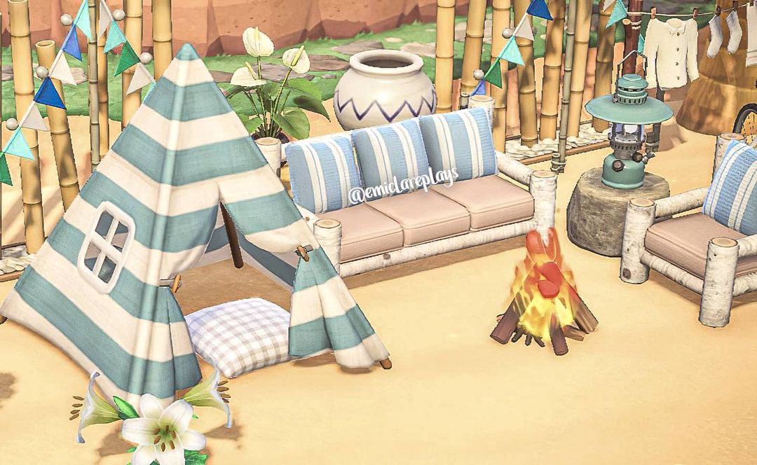 [MI] I've been doing up my beach areas. Turns out the kid's tent looks