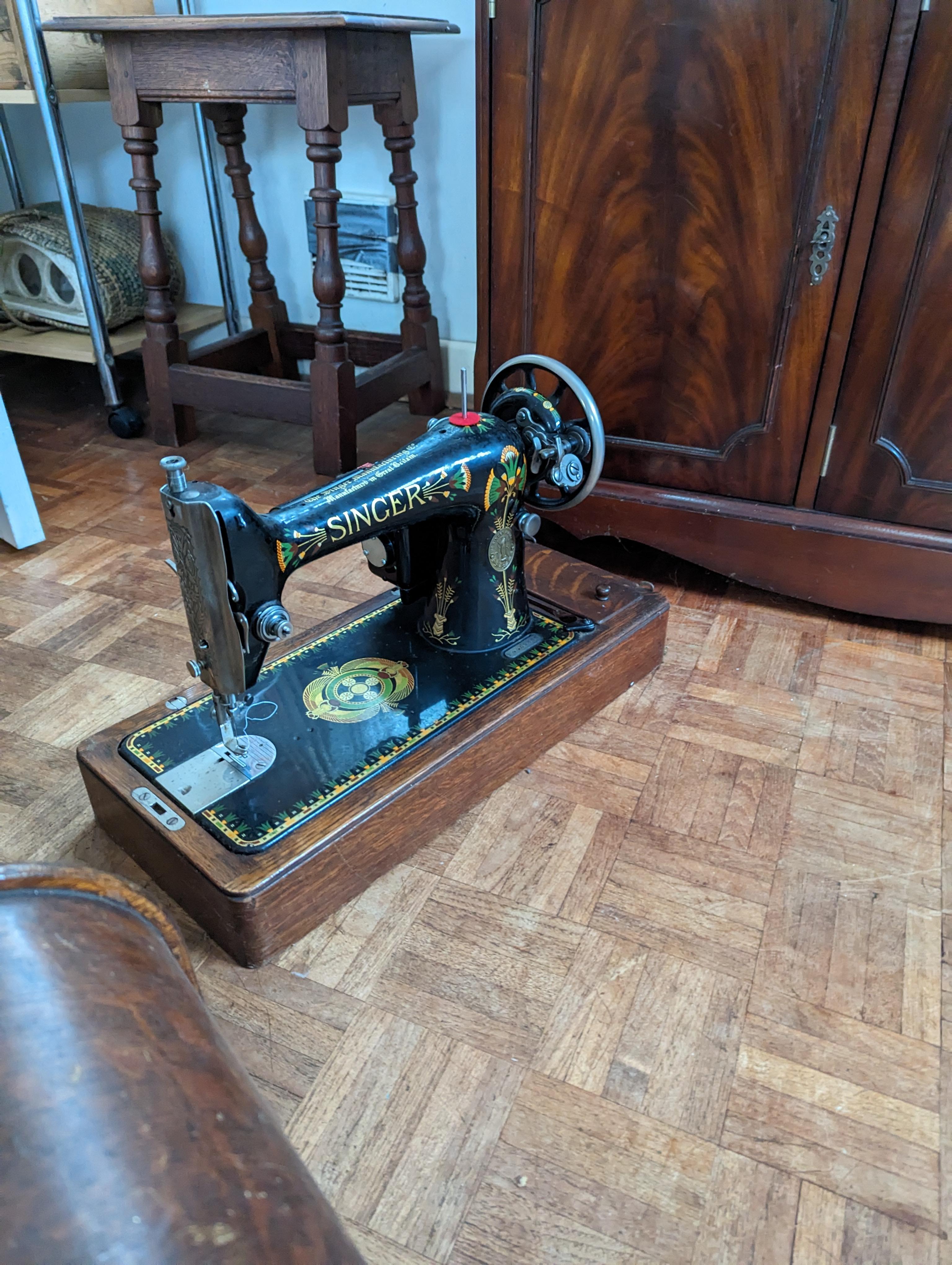 Singer sewing machine value? r/Antiques