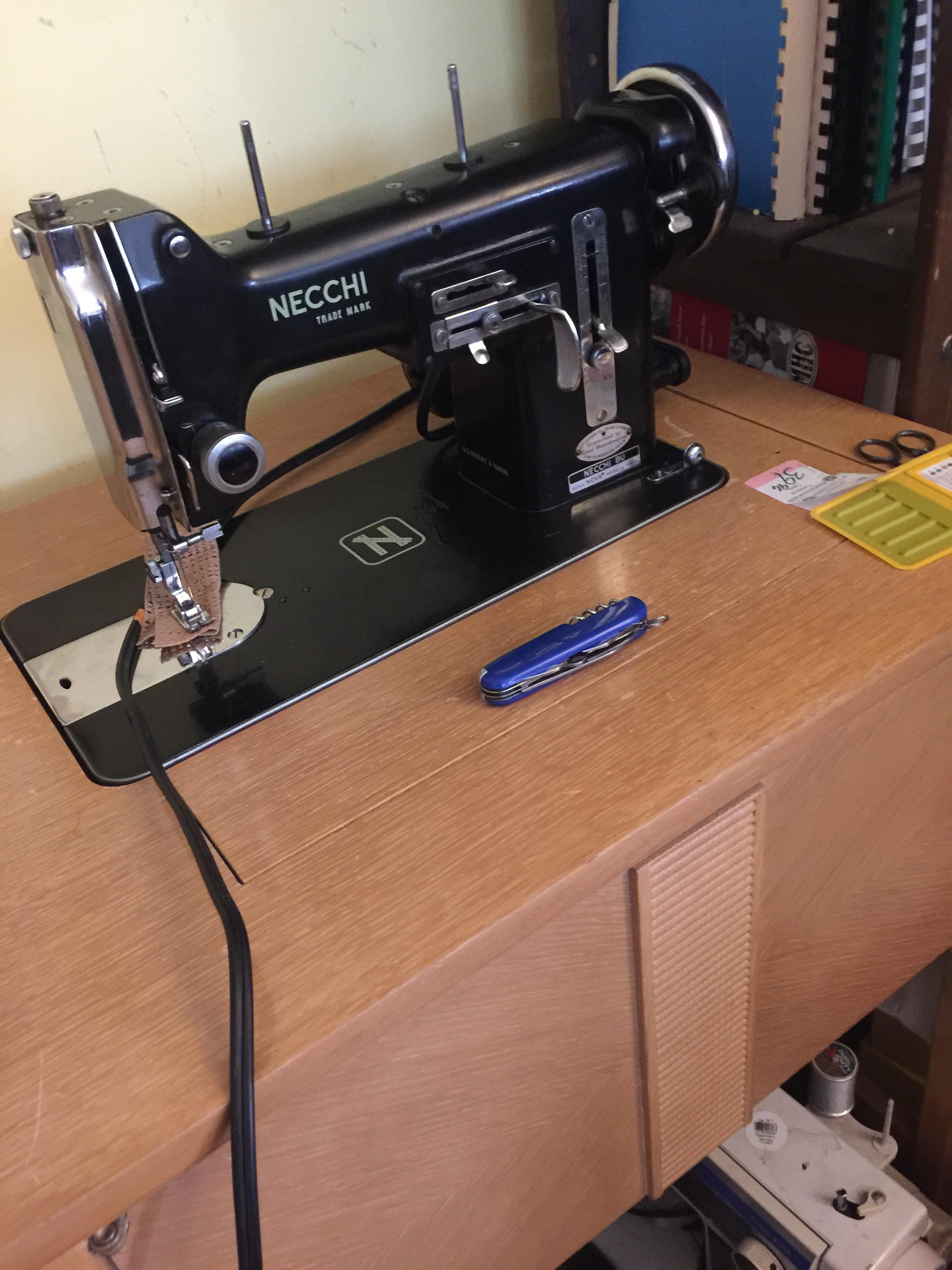 Necchi BU Nova in MCM (with matching chair) r/ThriftStoreHauls