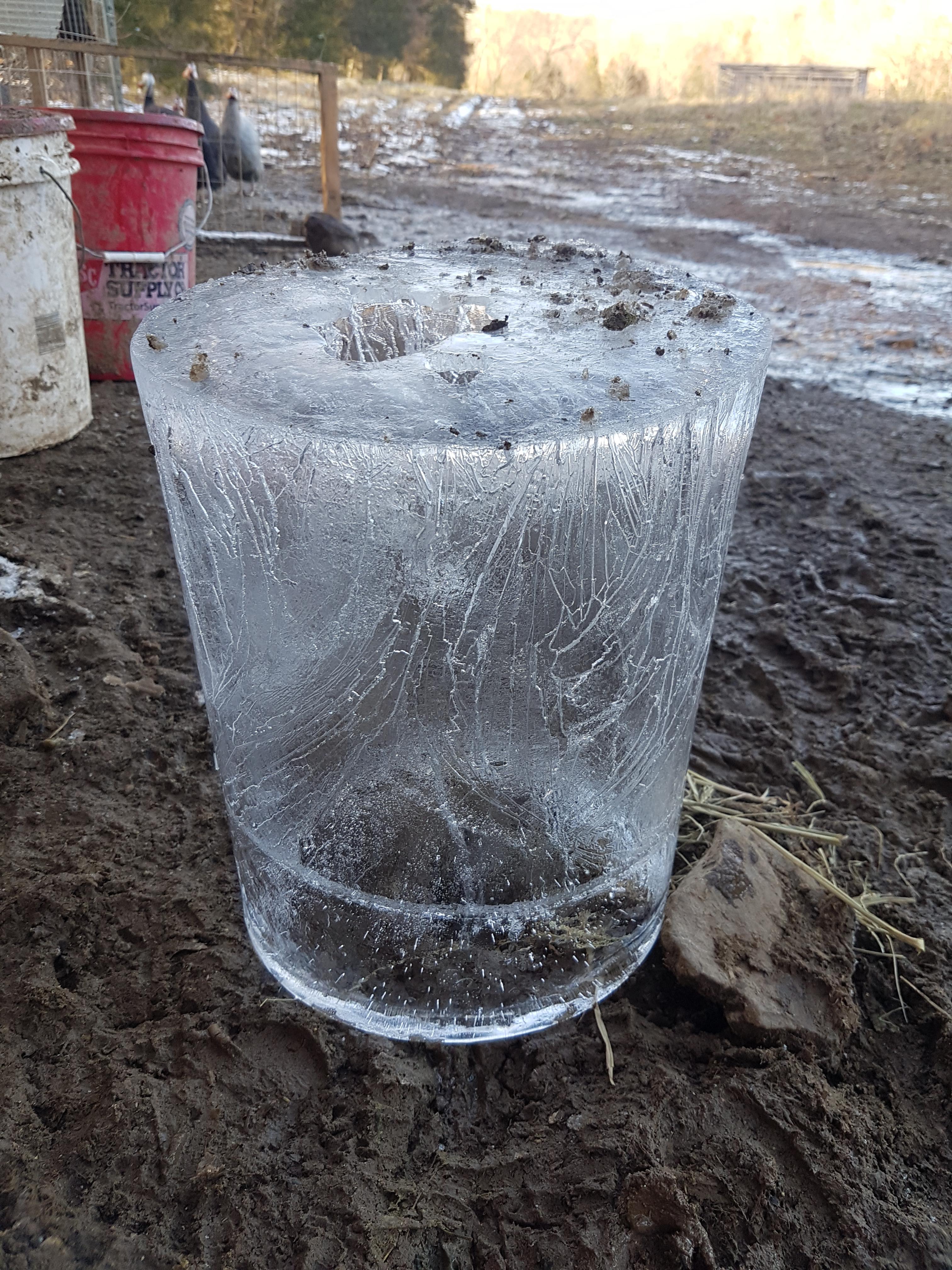 A frozen bucket of water came out in one piece r/mildlyinteresting