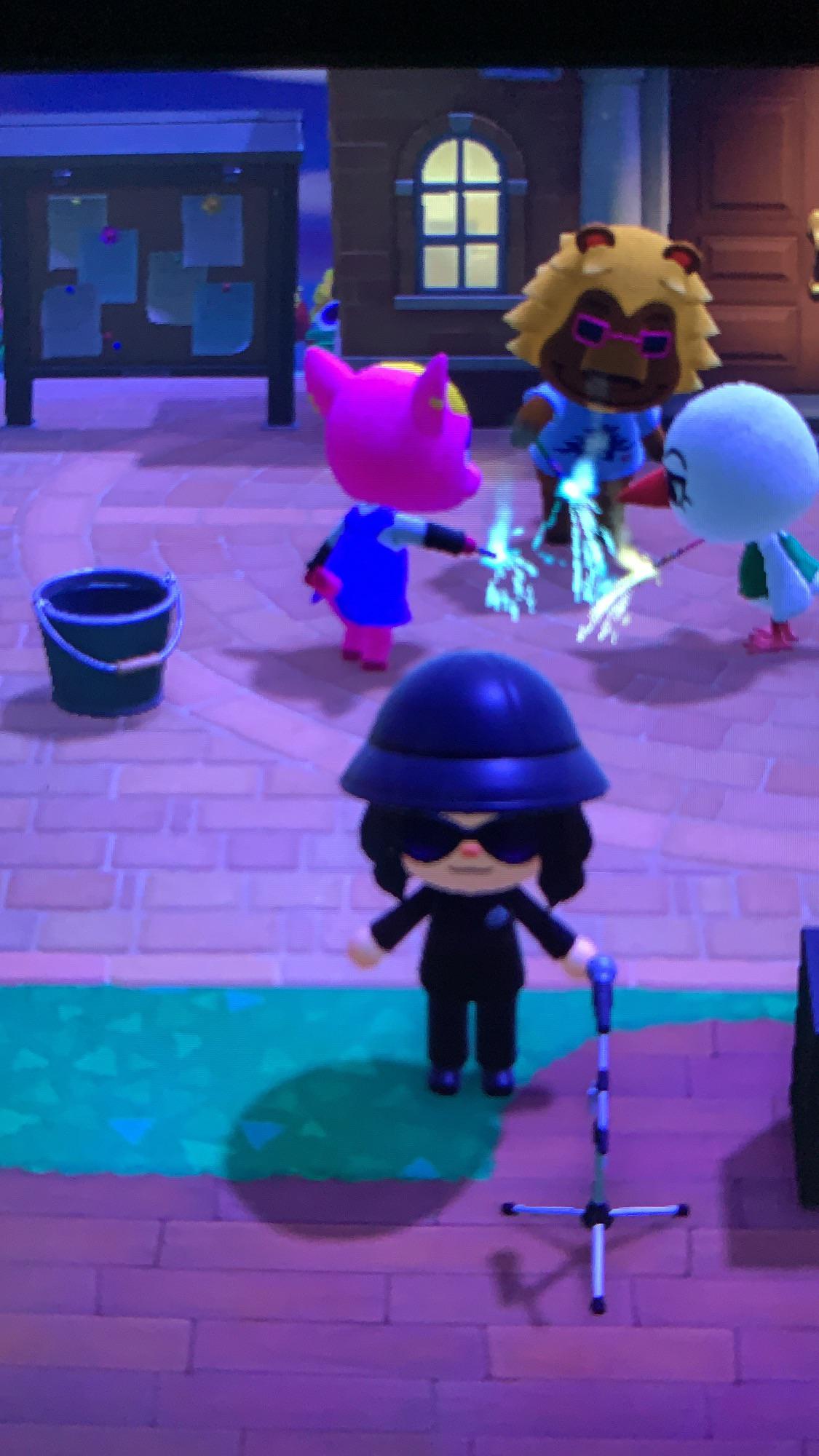 WHAT IS THE BUCKET FOR?!?! PLEASE SOMEONE ANYONE, why is there a bucket