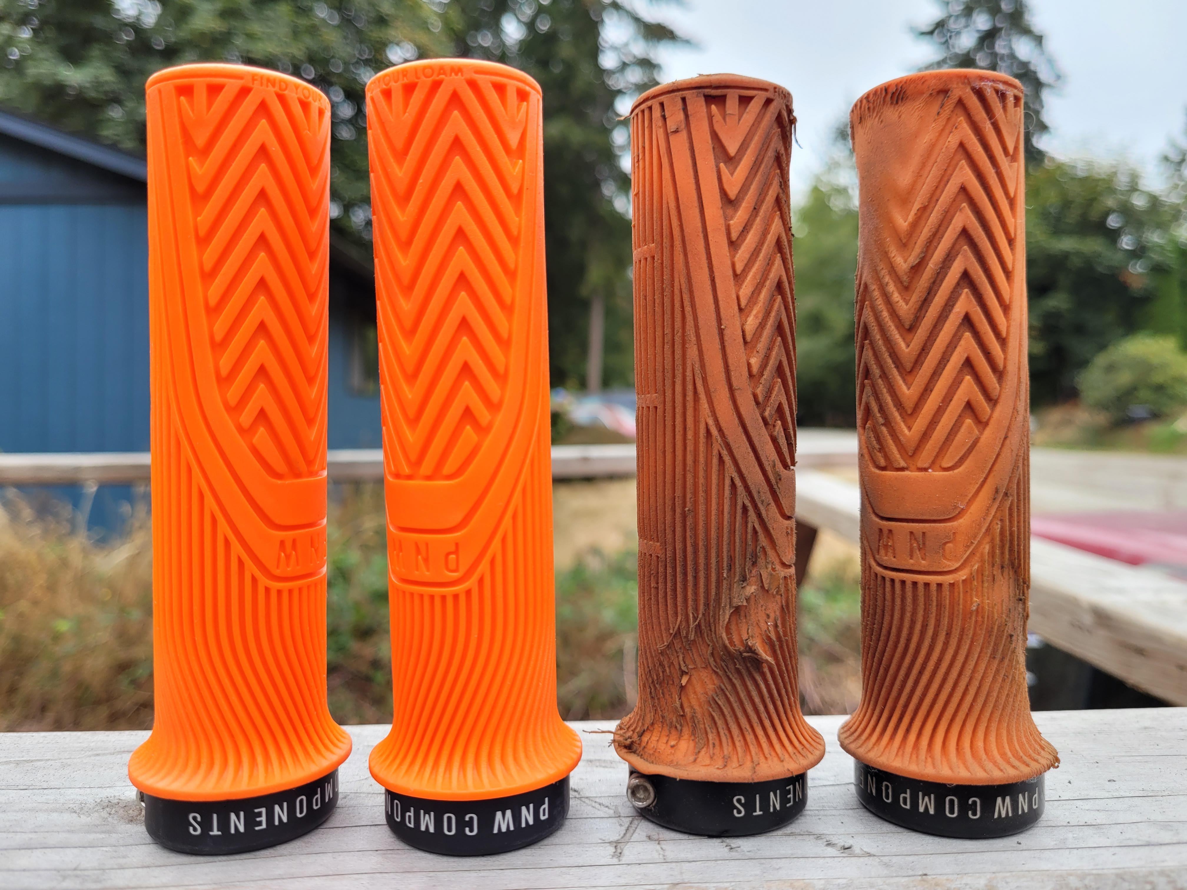 My yearold mountain bike grips vs. my brand new set r/Wellworn