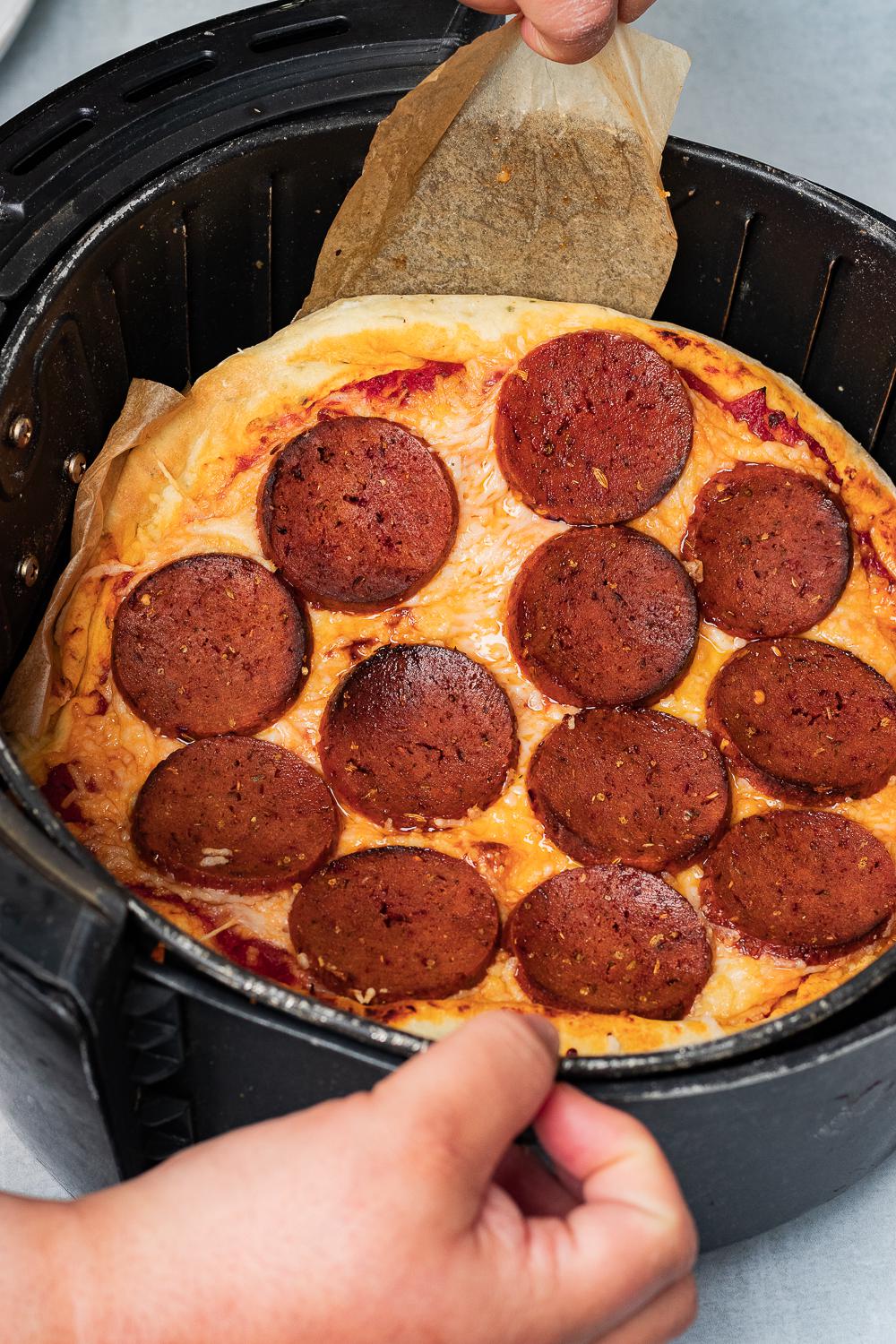 Air Fryer Pizza with Seitan Pepperoni r/vegetarianfoodporn