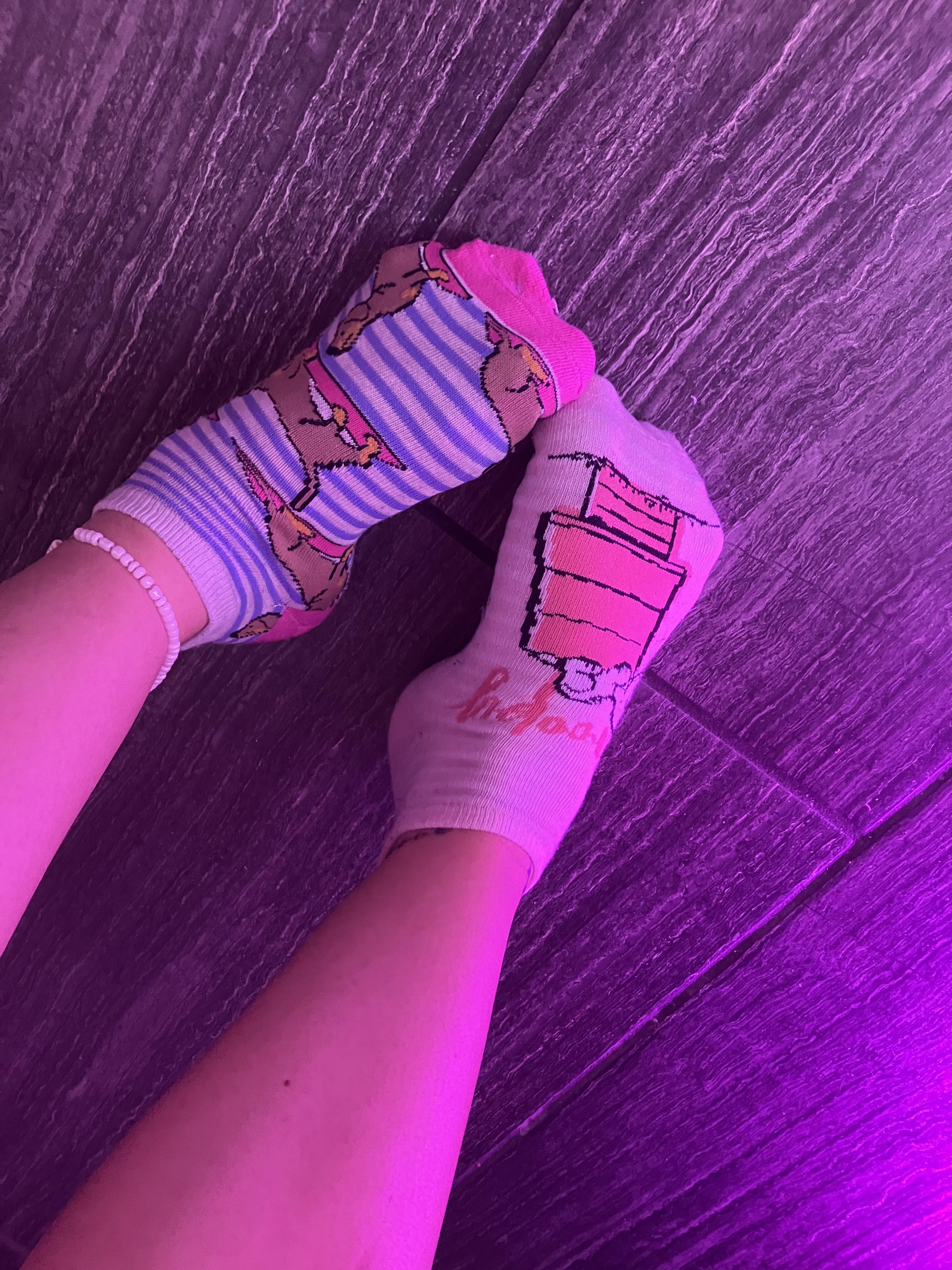 [selling] [us] my stinky and smelly socks just for you 25 for a 2 day