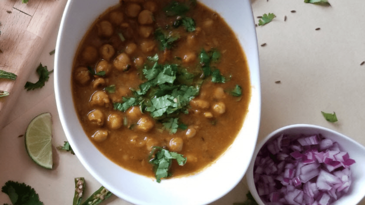 Delicious and proteinpacked chickpeas curry "Punjabi Chole Masala" a