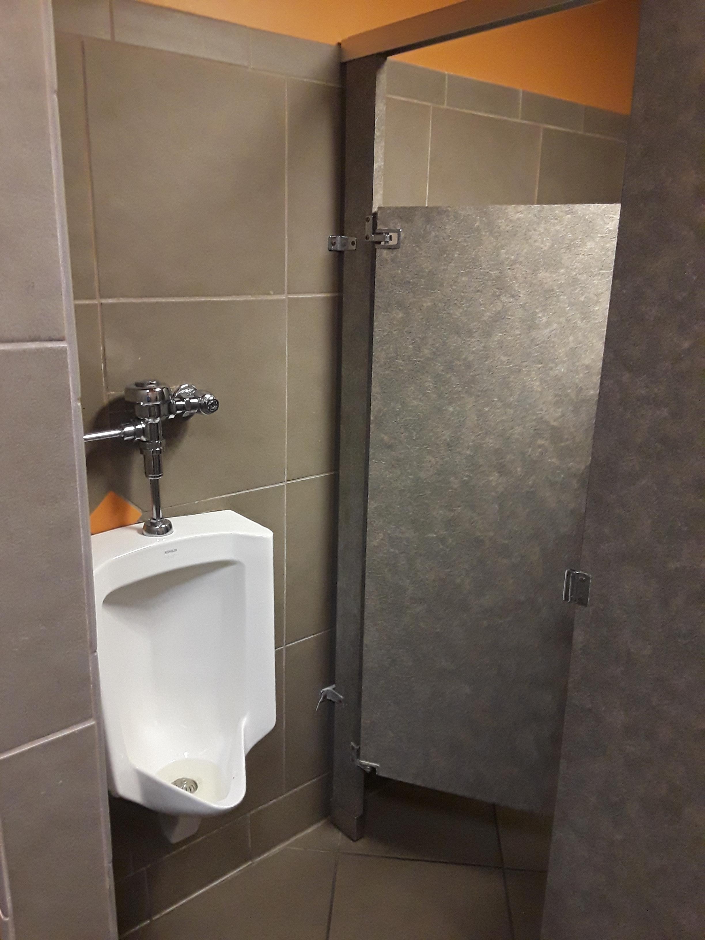 How to not place a bathroom stall door. r/CrappyDesign