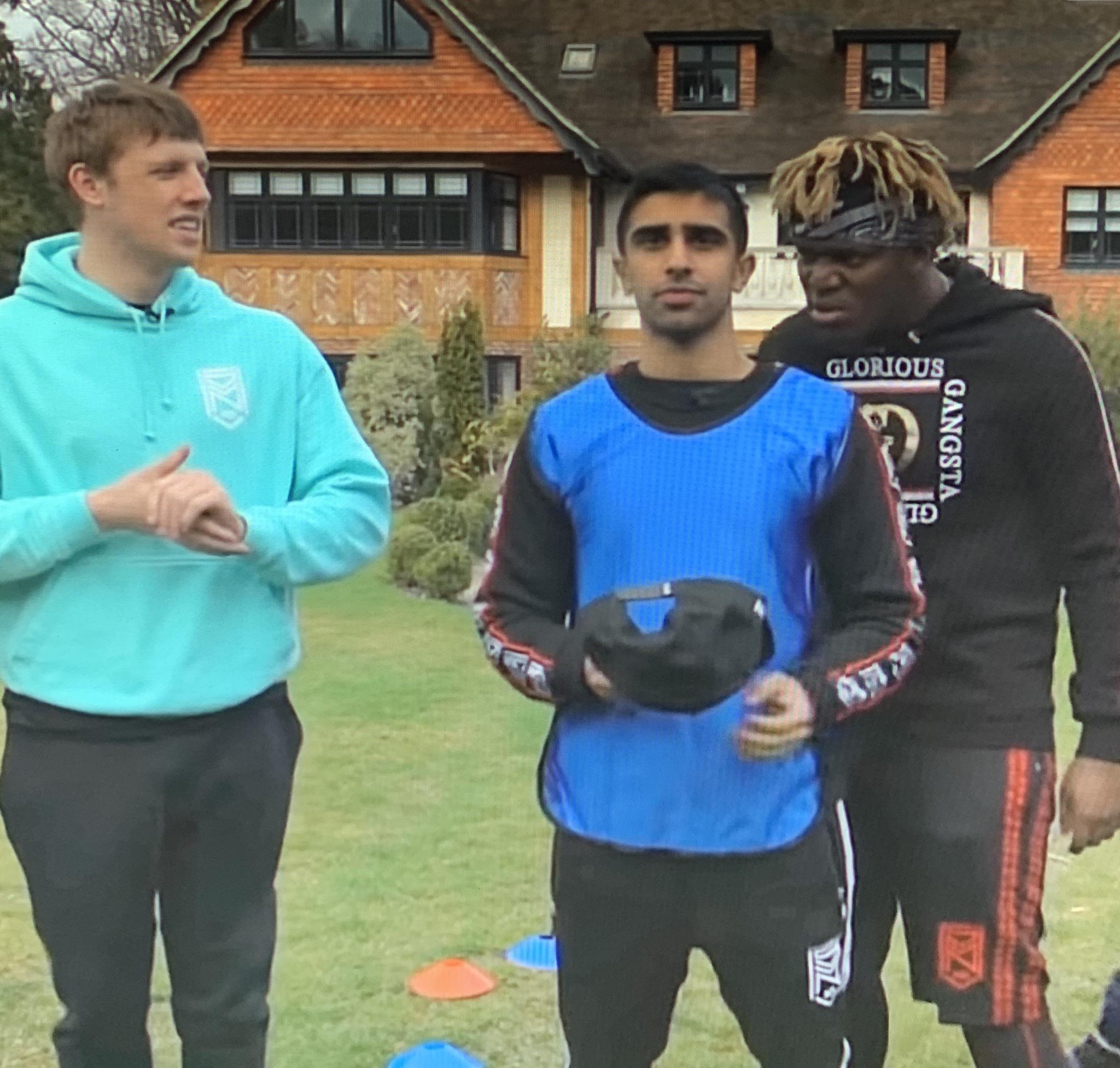 Set 8 kids when someone is using their favorite toy r/ksi