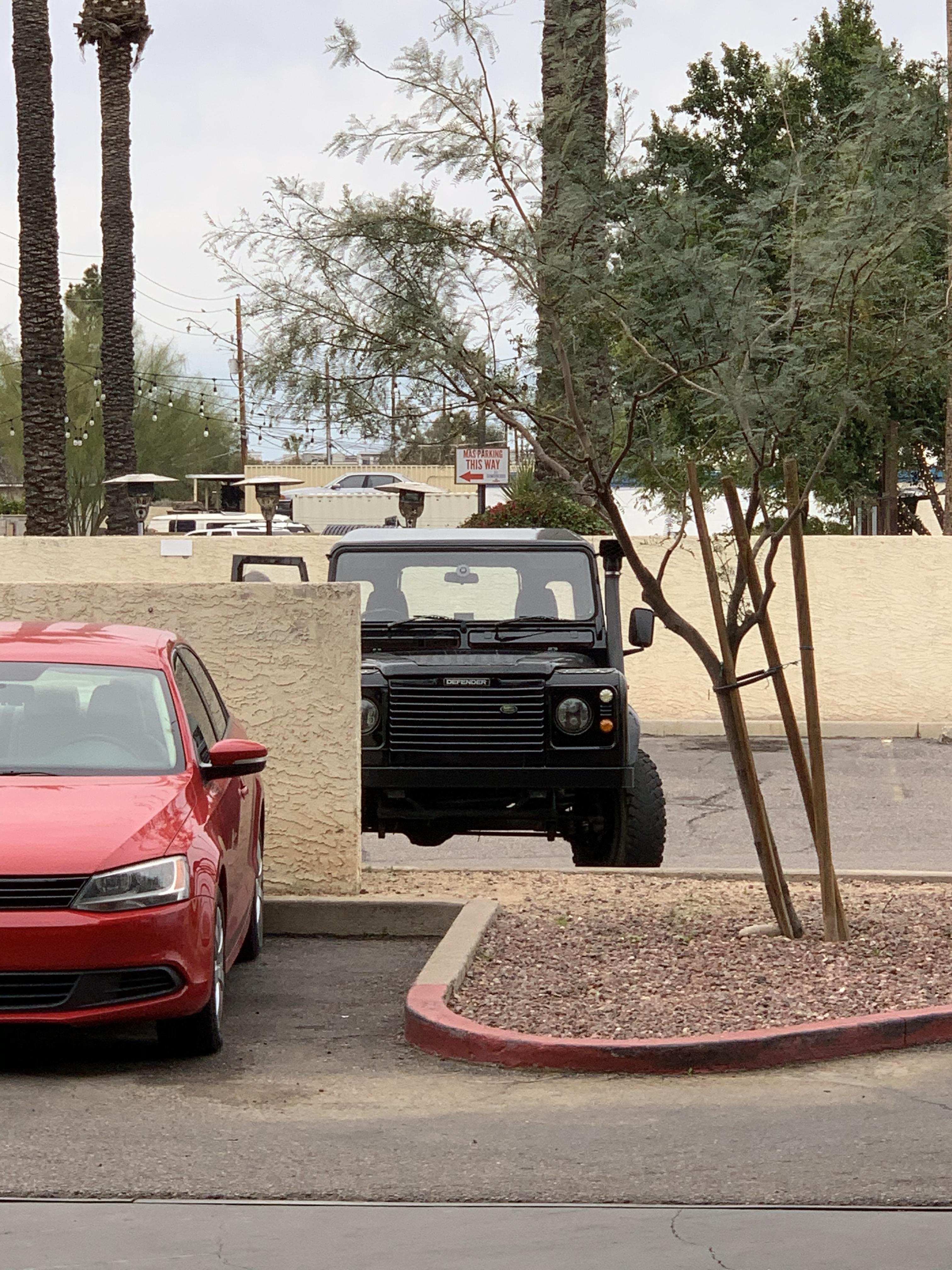 [Land Rover Defender] spotted in Scottsdale, AZ r/spotted