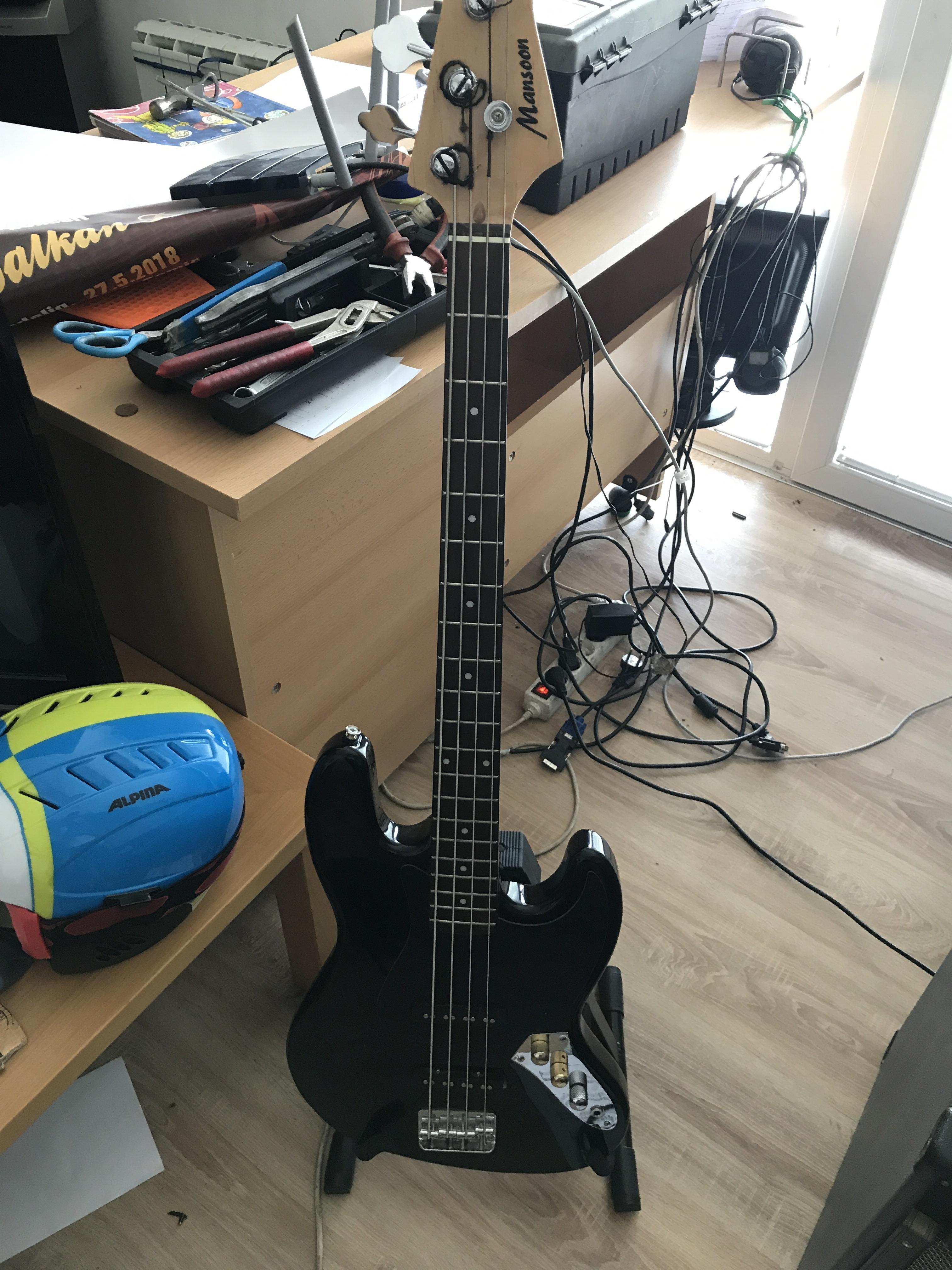How much is this bass worth? I paid 180€ for it r/BassGuitar