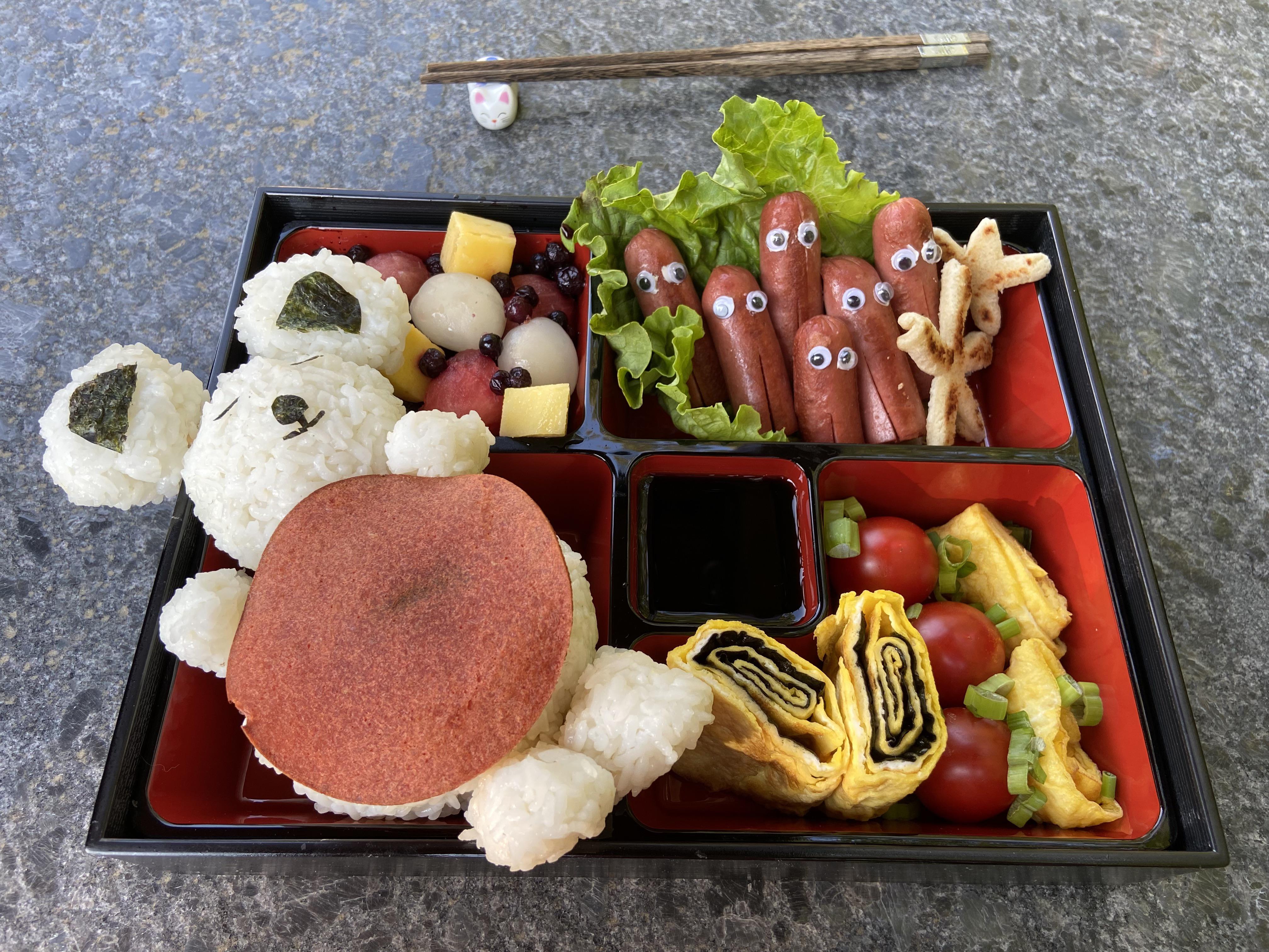 My first character bento box r/FoodPorn
