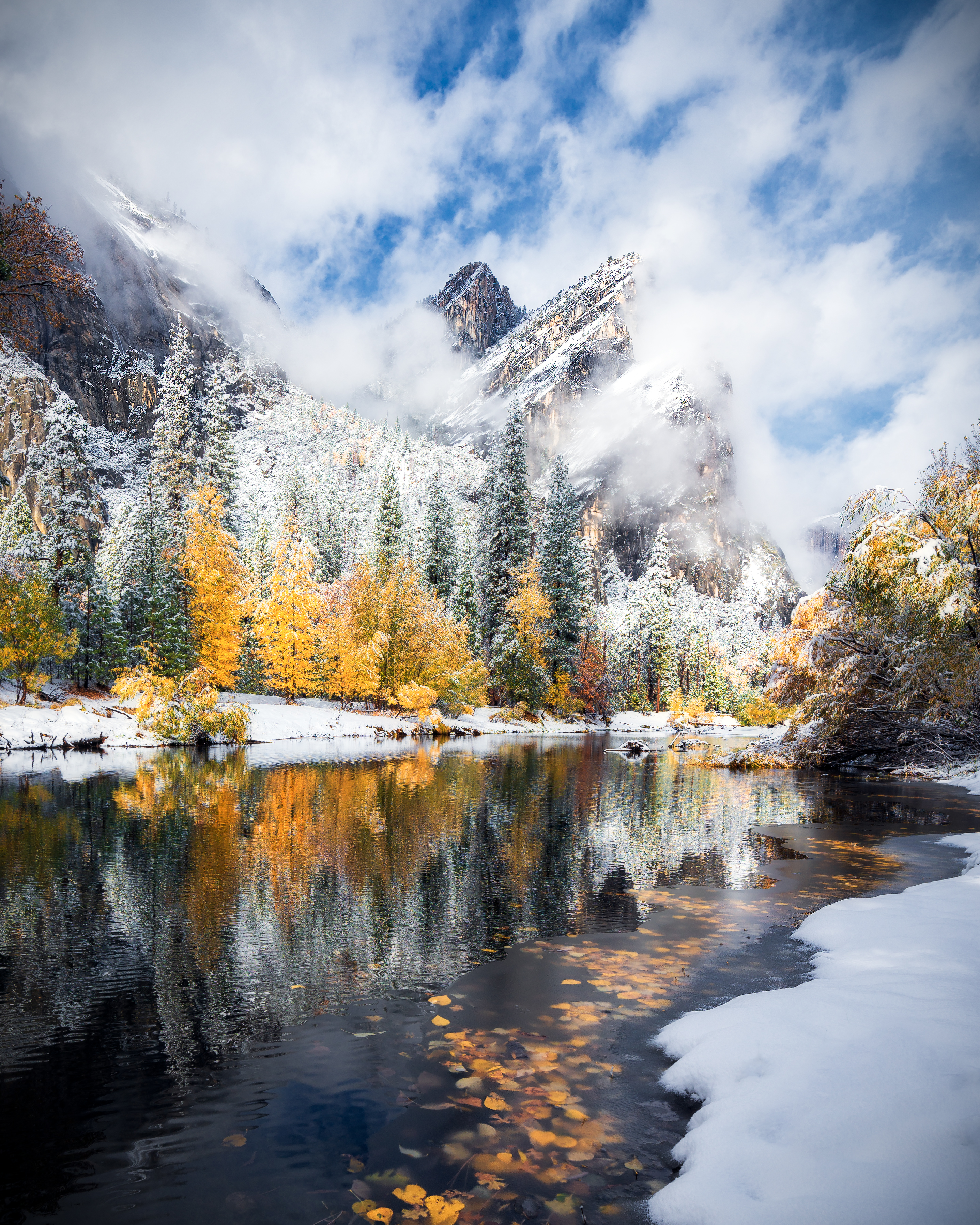 🍁 ️ Fall colors and fresh snow in Yosemite National Park, California