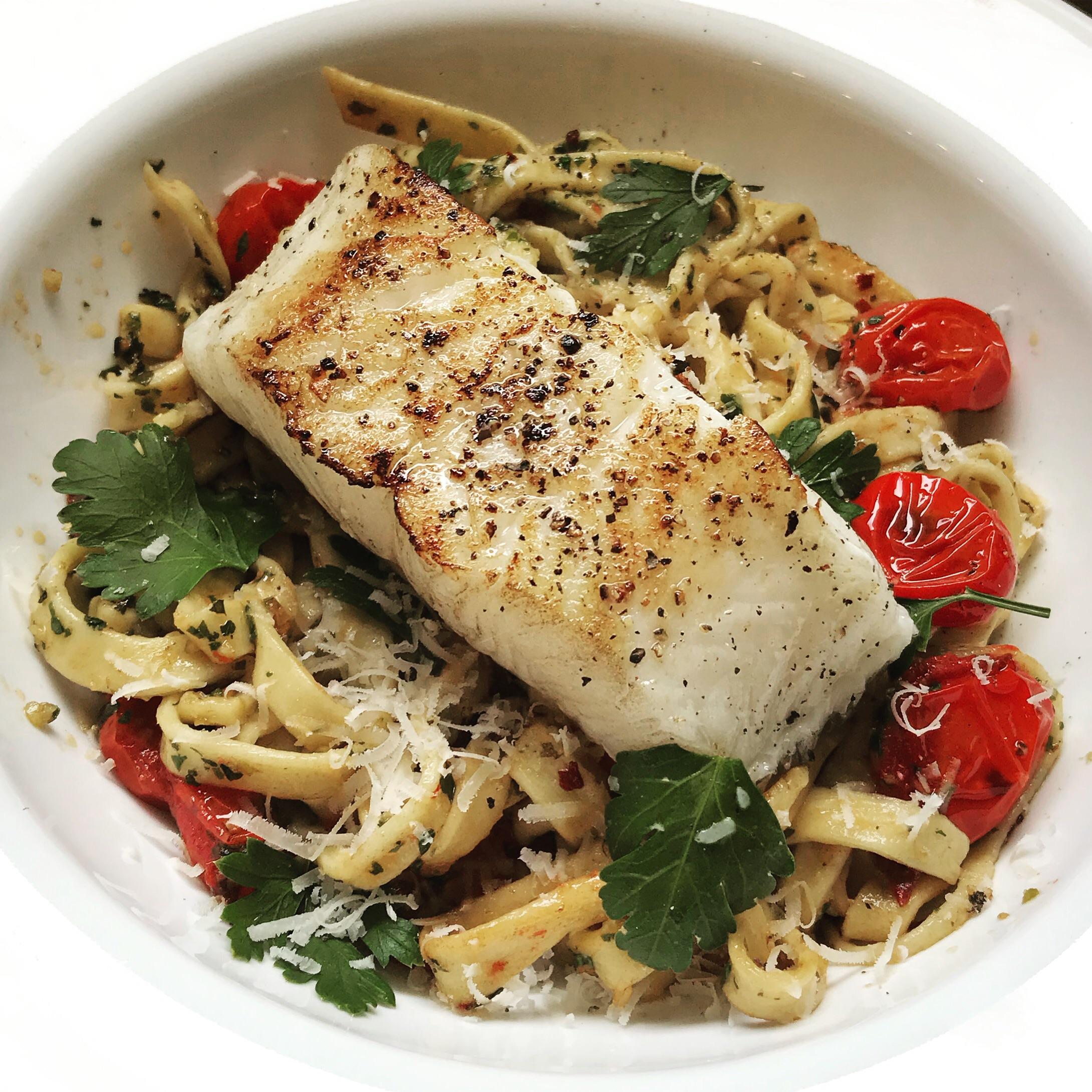 [Homemade] Sea bass with homemade pasta, homegrown basil pesto, and