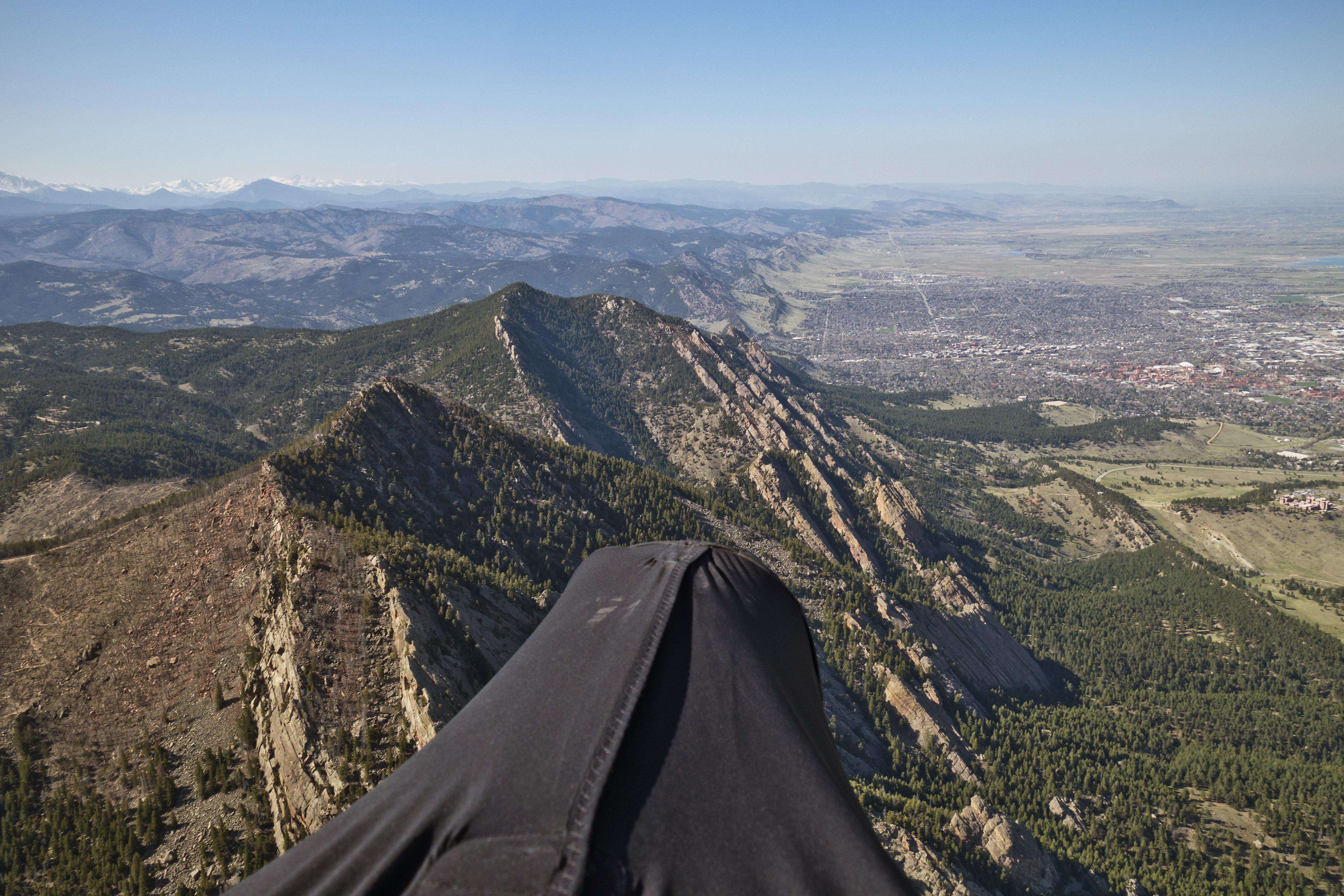 Boulder had some great soaring weather today. I had fun waving at all