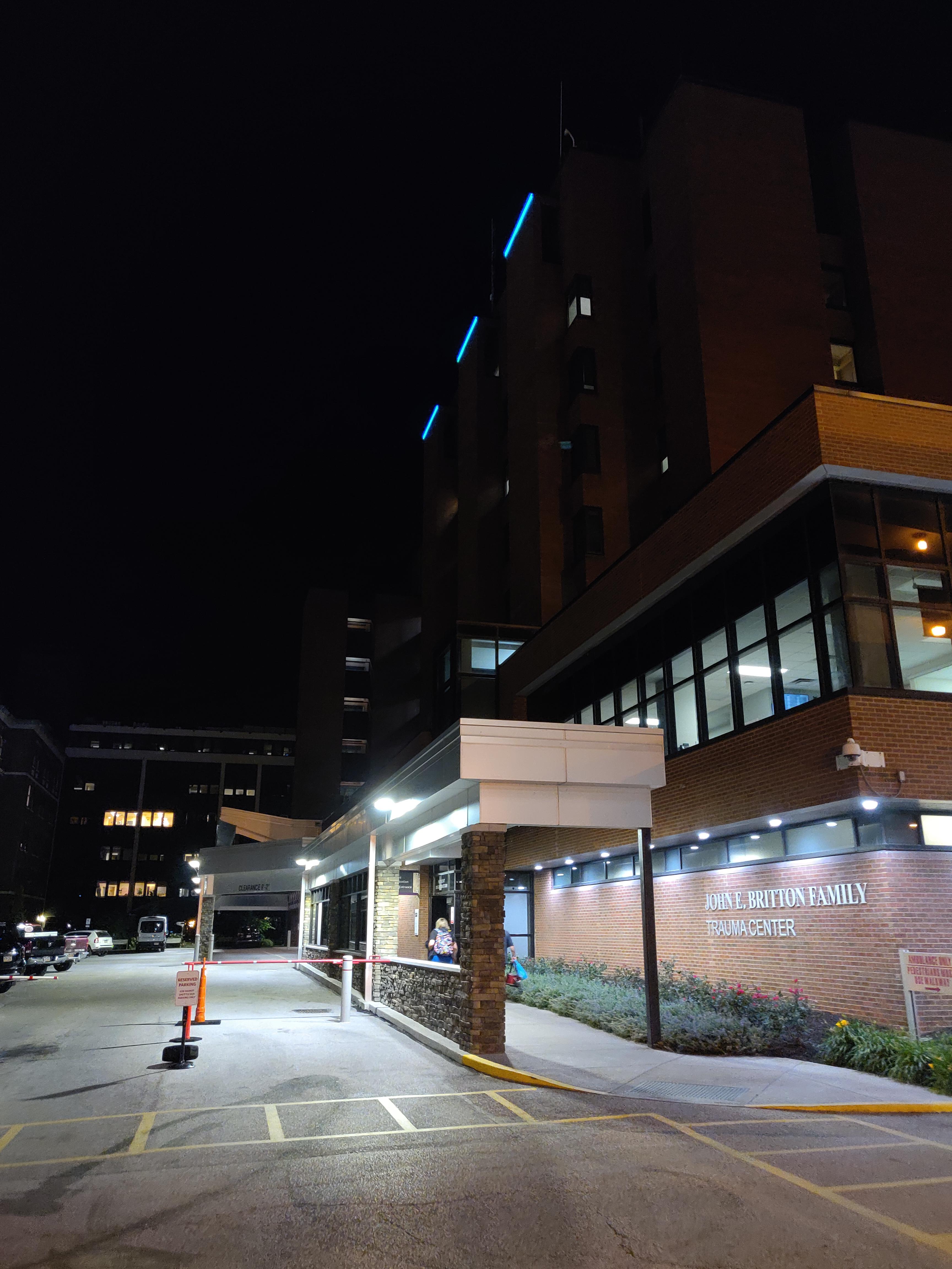 Hamot lights roof to honor organ donors/recipients r/Erie