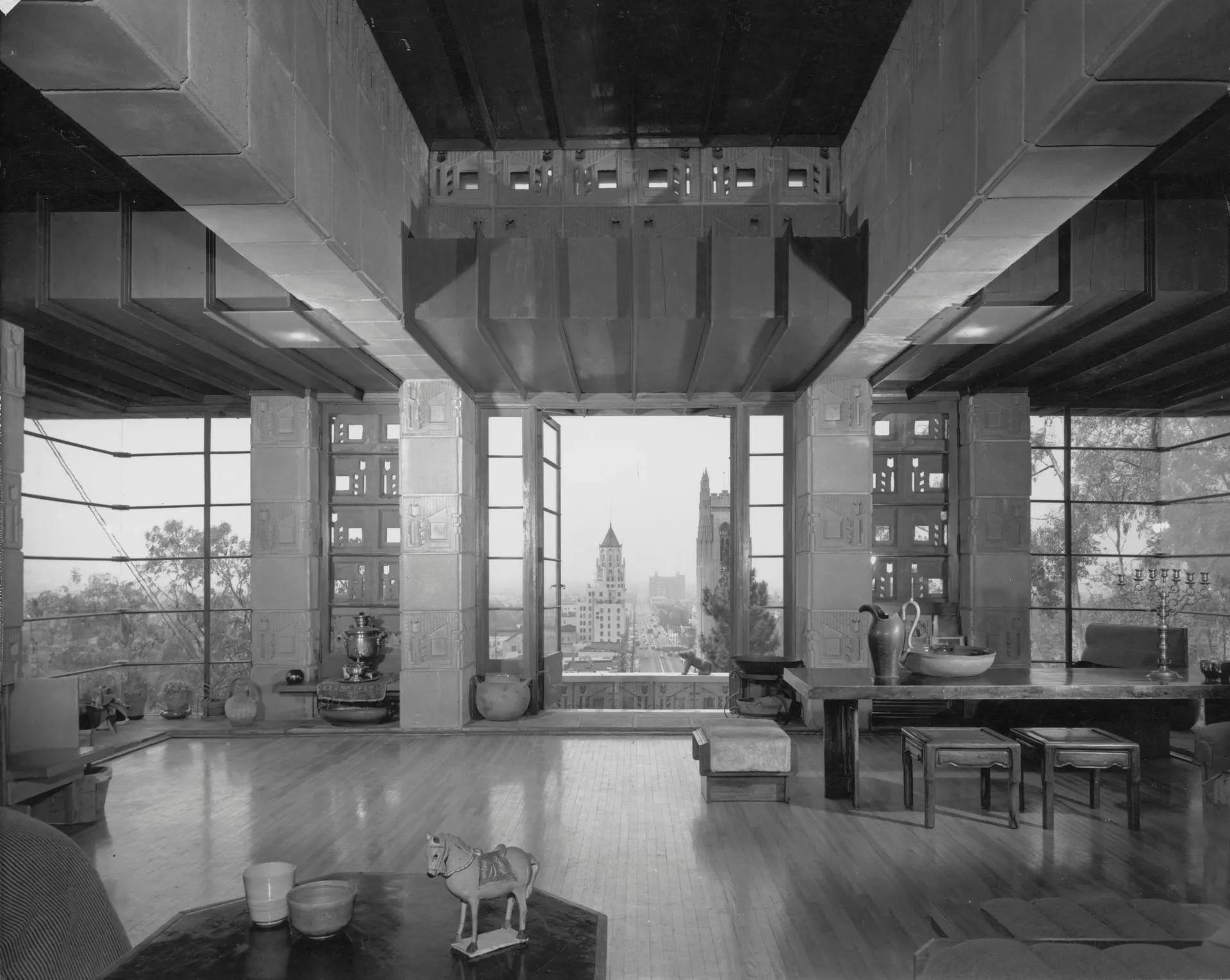 Historic Frank Lloyd Wright’s Freeman House [Story in Comments] r