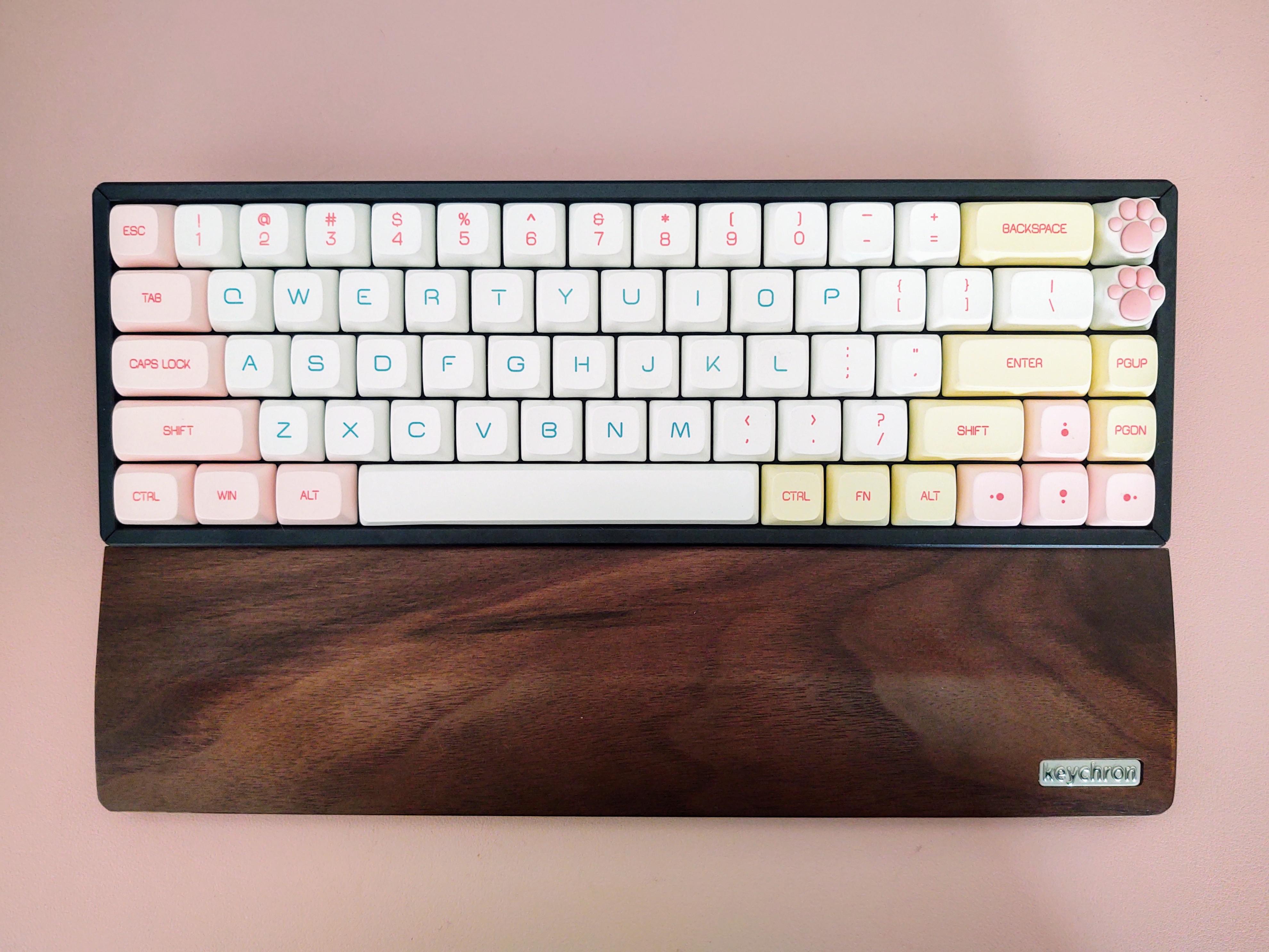 Keychron K6 with DSA profile Macaron Keycaps, this keyboard is perfect