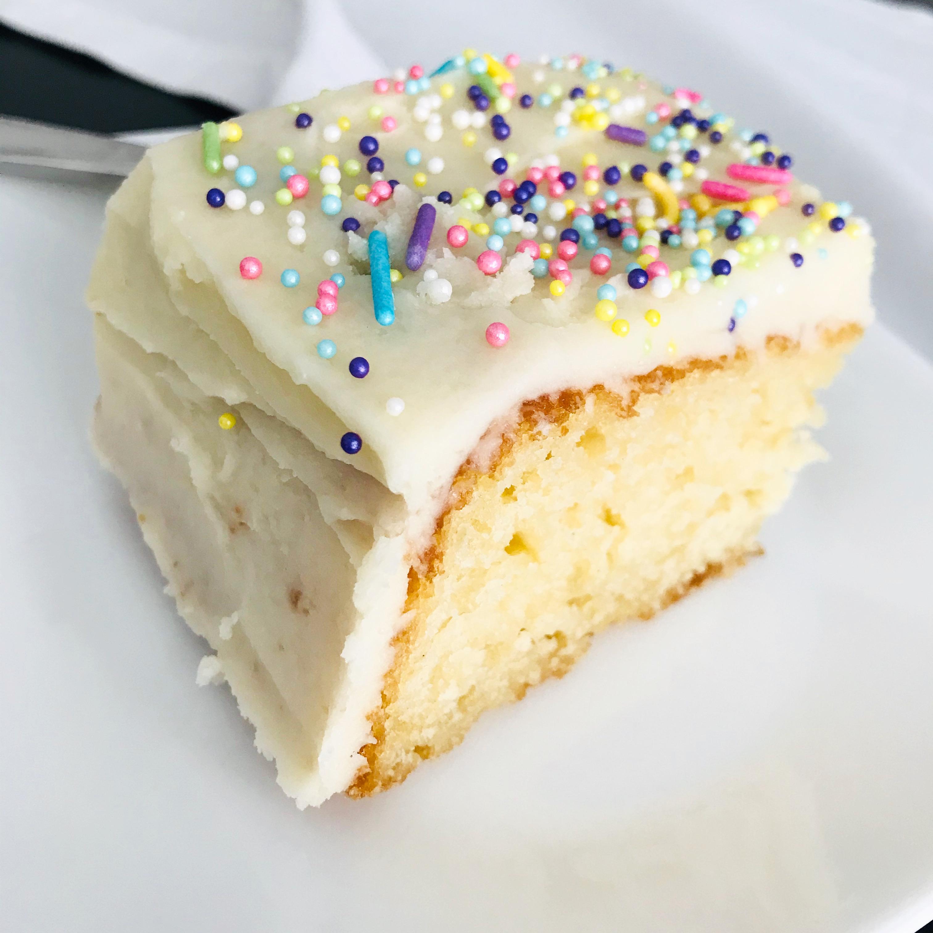 [Homemade] One Bowl White Cake. r/food