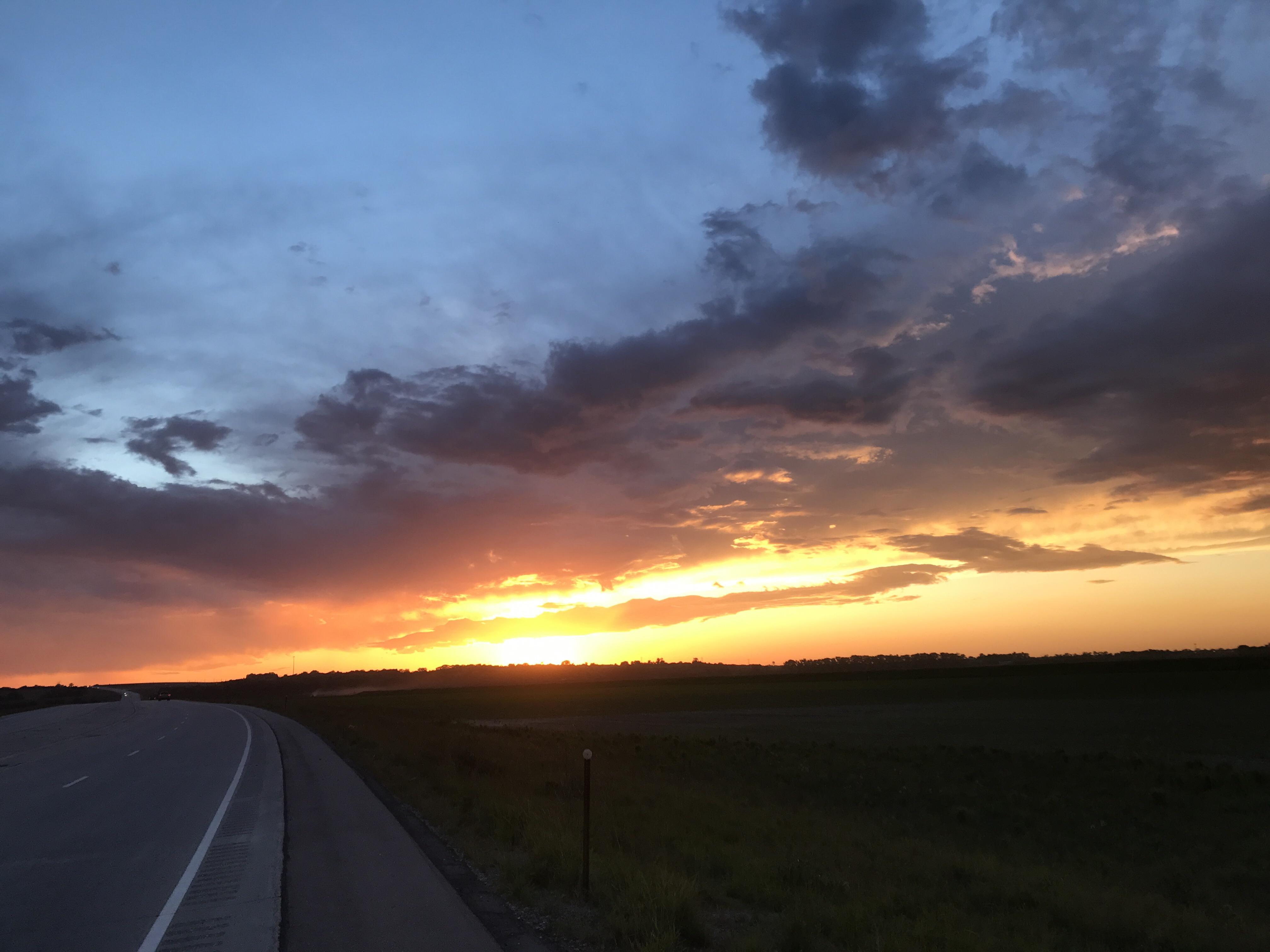 Nebraska sunset, south of Bellevue. r/Nebraska