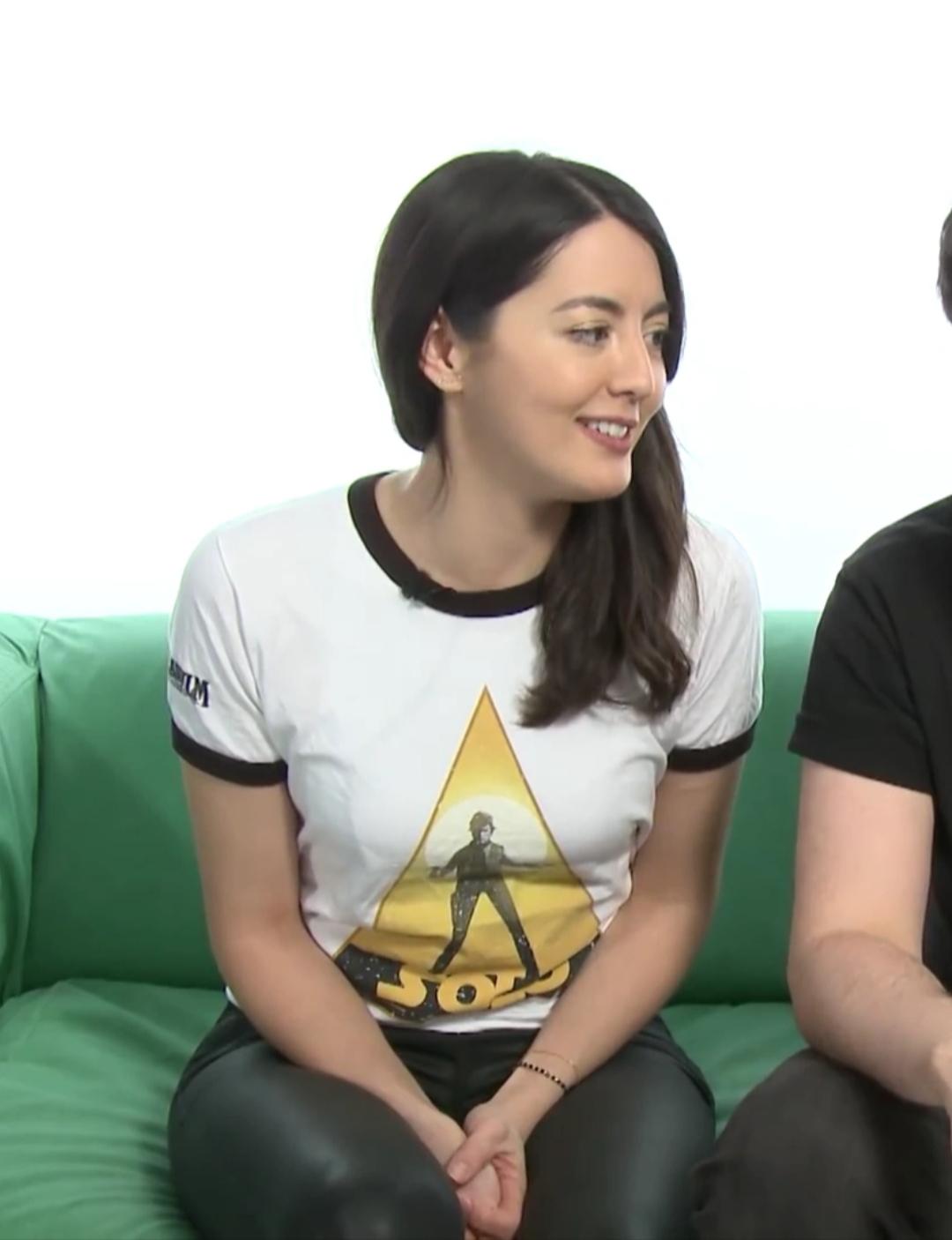 These trousers (pants) though! 🤩 r/janedouglasox