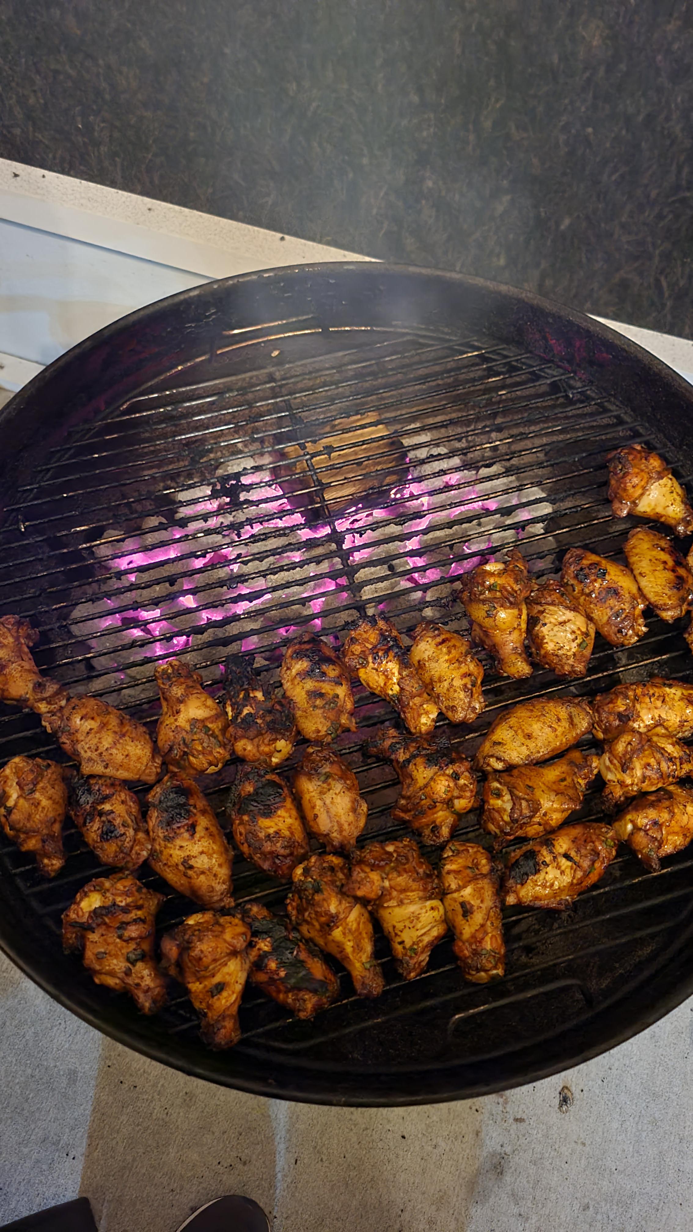 Jerk chicken on the er Kettle. Recipe in comments... r/charcoal