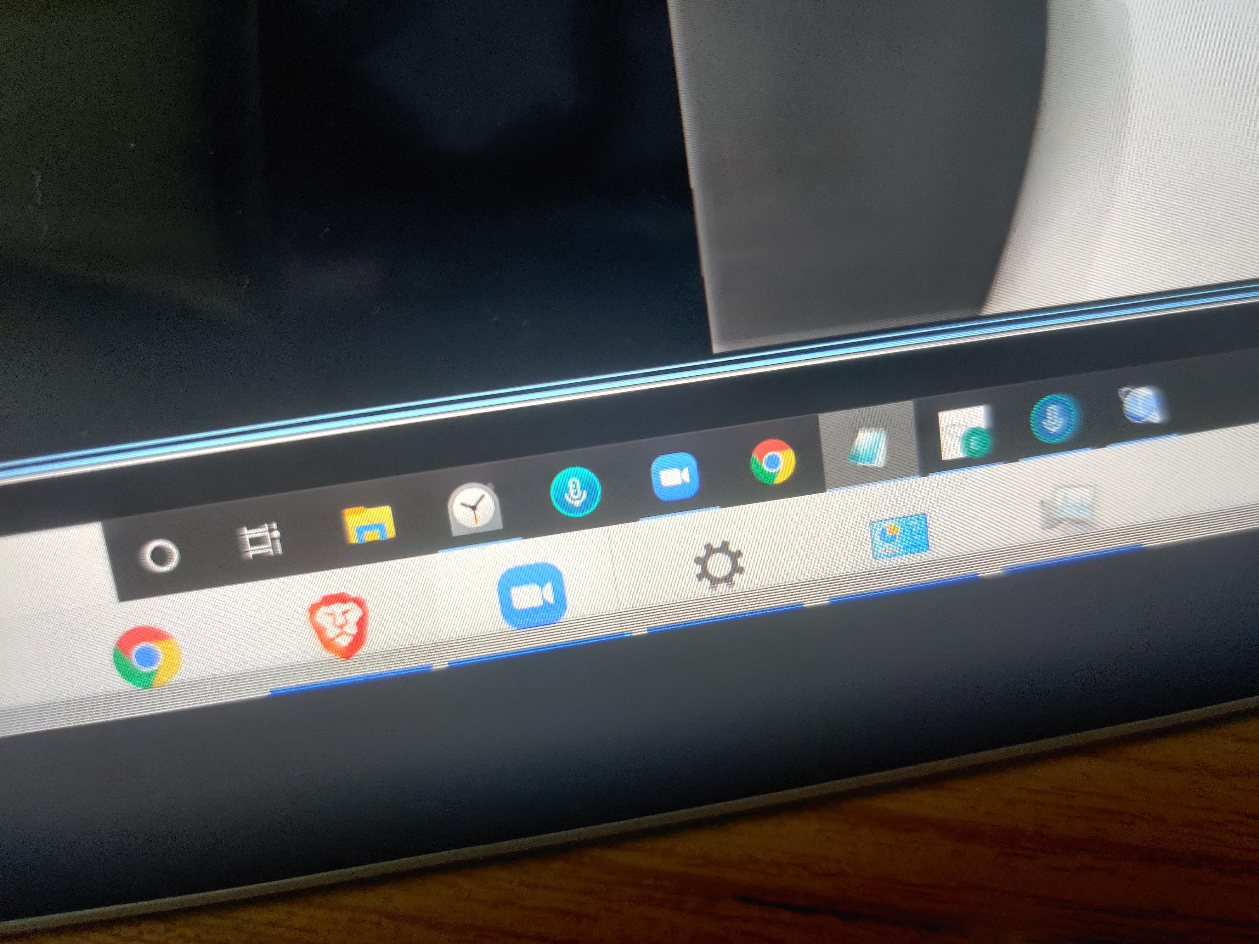 Black lines at bottom of SP7 and its overheating. SP4 had the same issues ( r/Surface