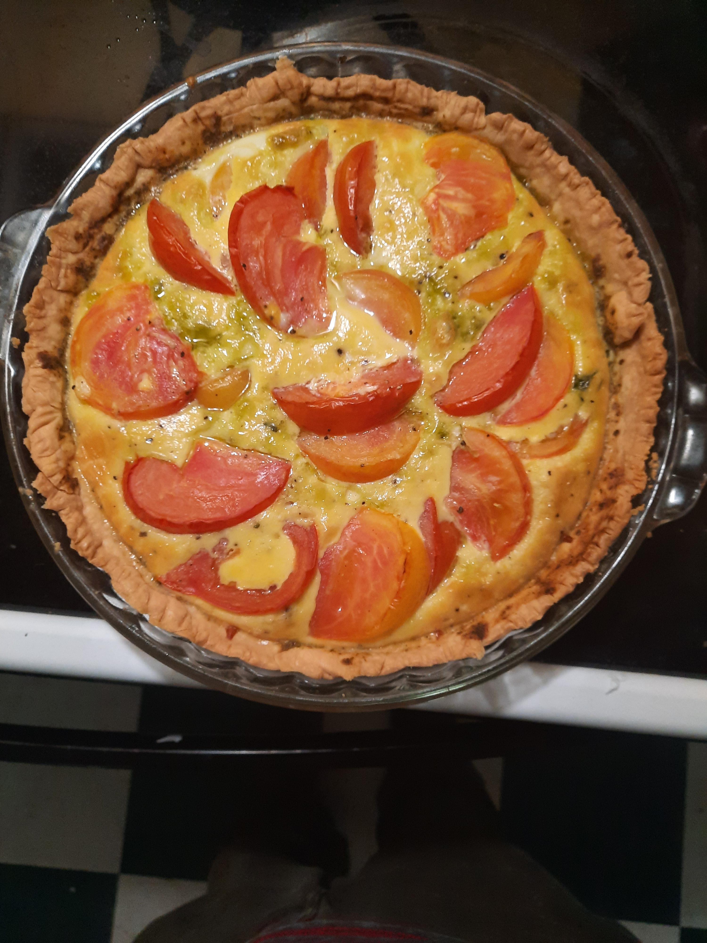 [homemade] Pesto Heirloom Tomato Quiche r/food