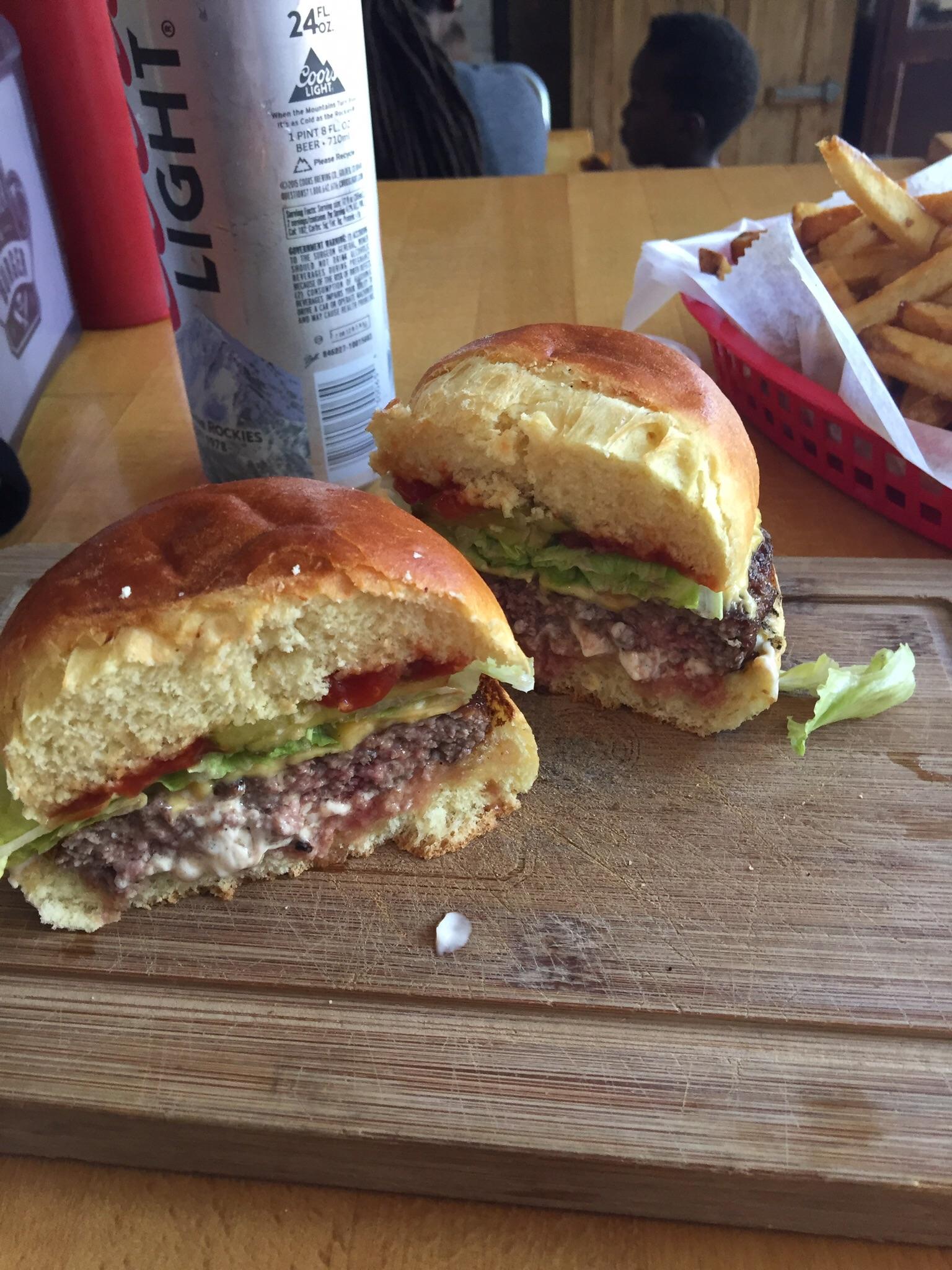 Can’t walk more than a block in Chicago without finding a good burger